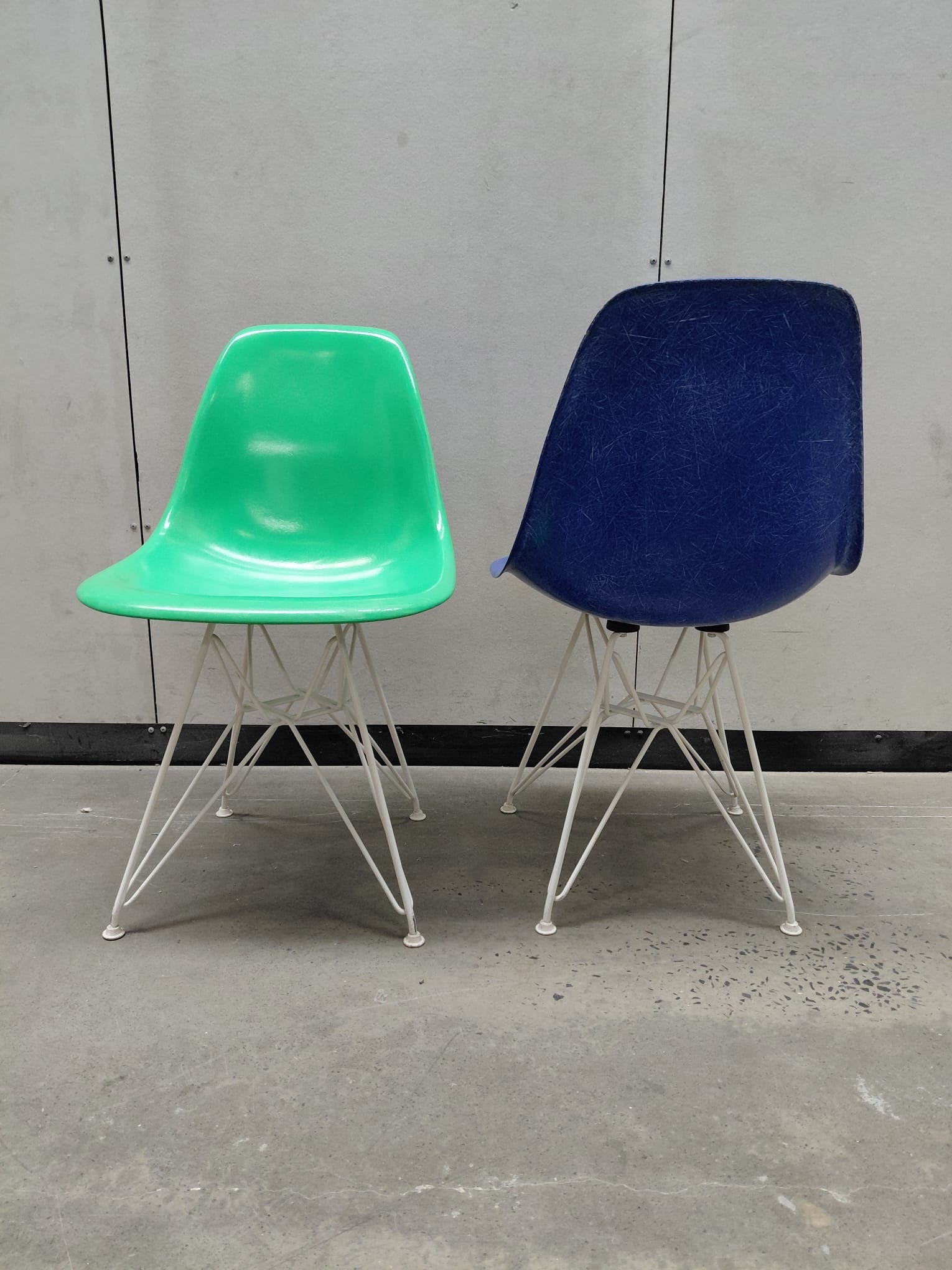 Authentic Herman Miller Eames Molded Fiberglass Side Chair – Ultramarine Blue / White Wire Base