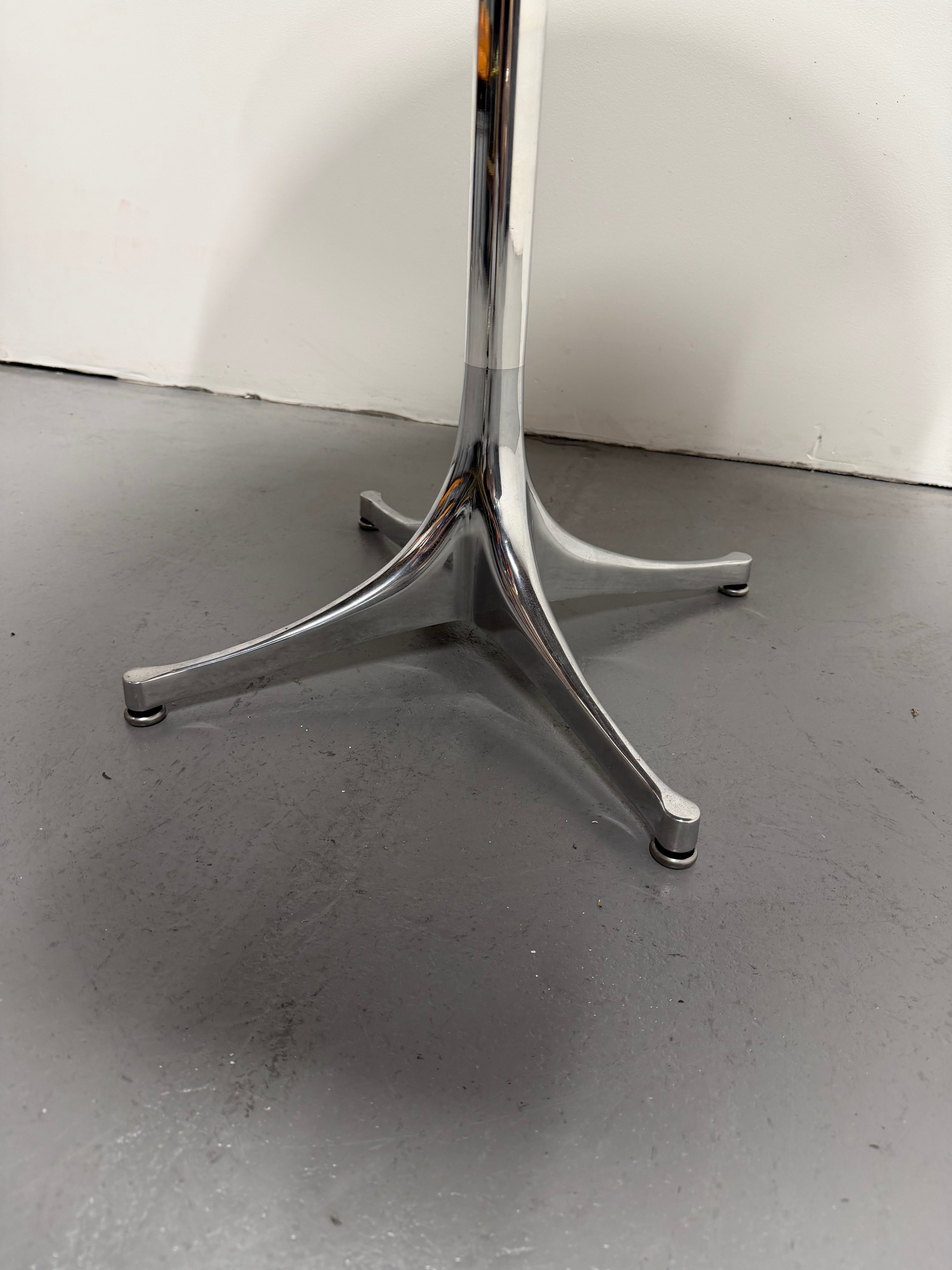 Original Herman Miller Nelson Pedestal Side Coffee Table – George Nelson