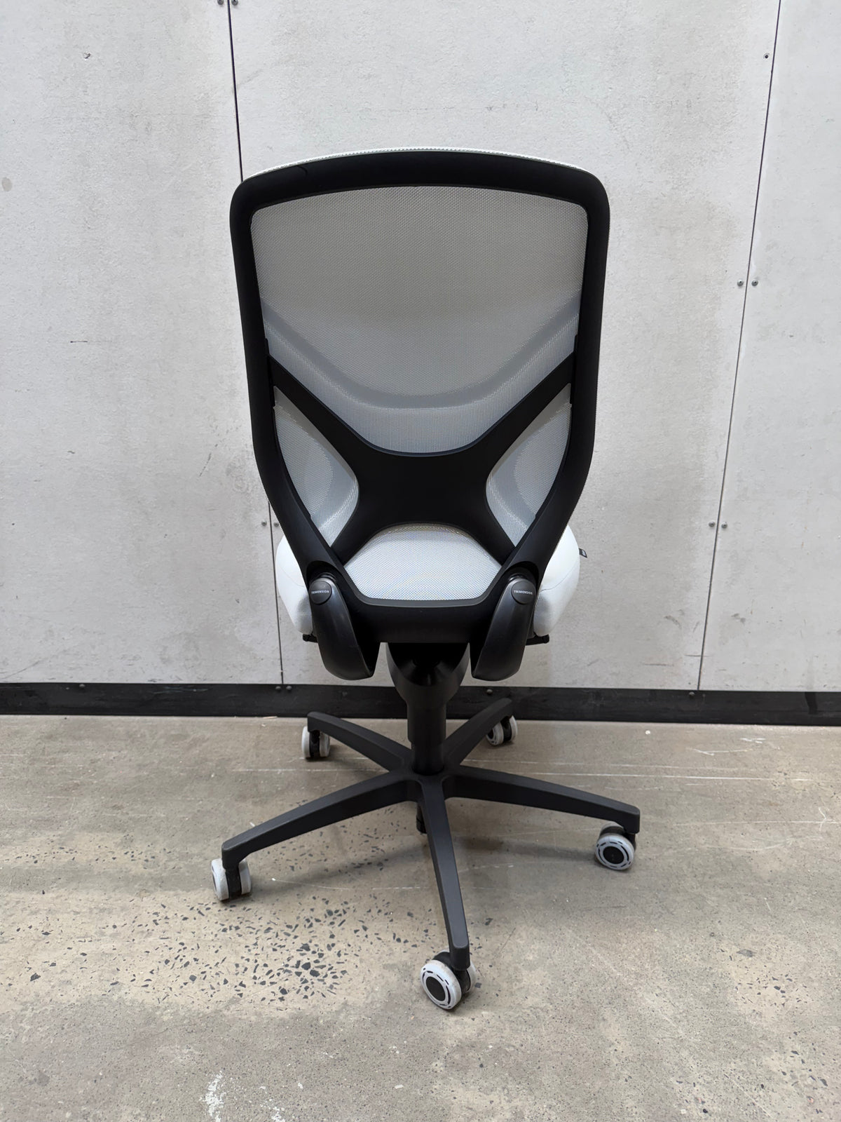 Wilkhahn IN 184/7 Ergonomic Office Chair – White / Light Grey | Ex-Showroom