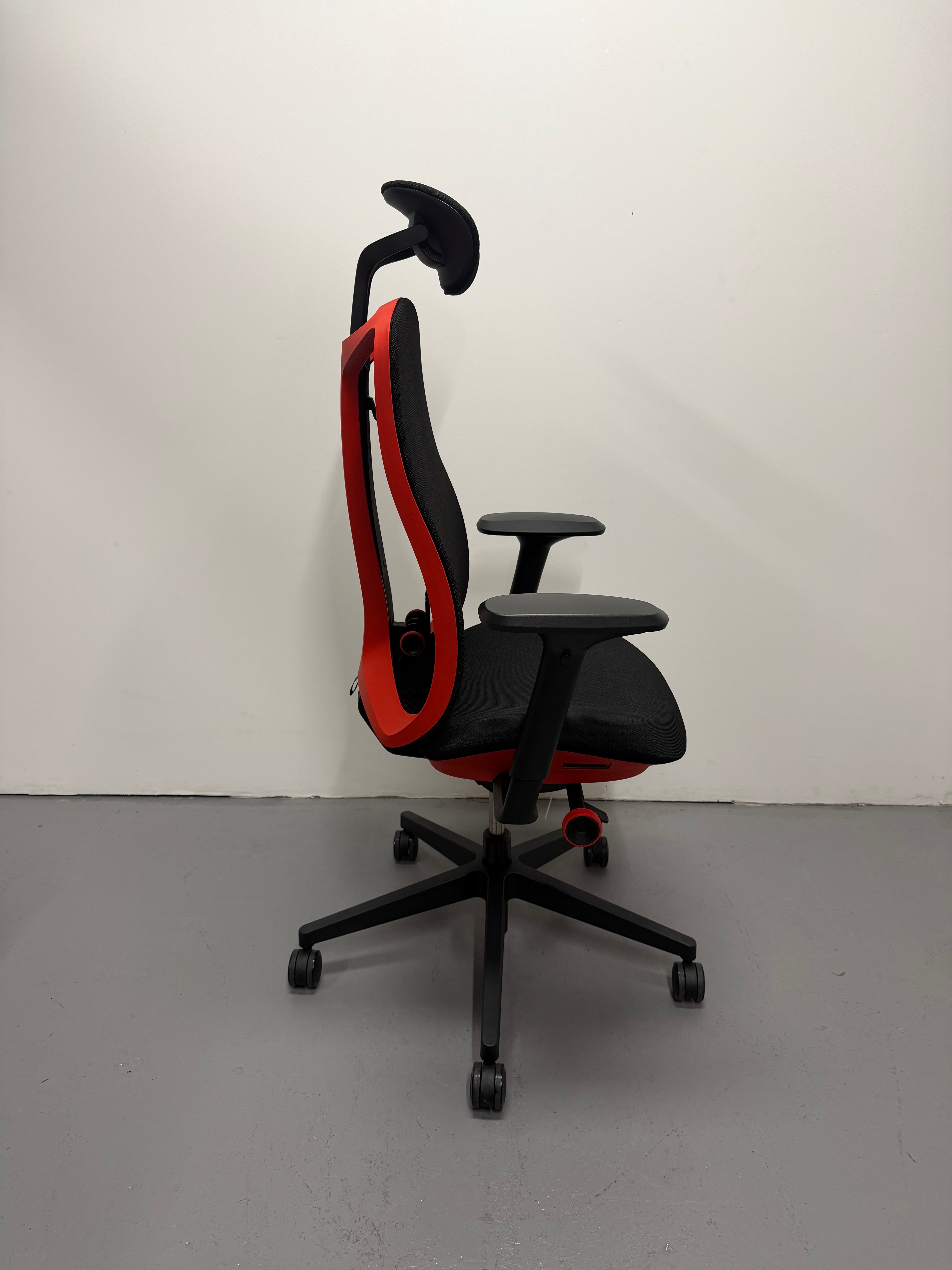 Herman Miller x Logitech G Vantum Gaming Chair 2.0 | Ex-Showroom