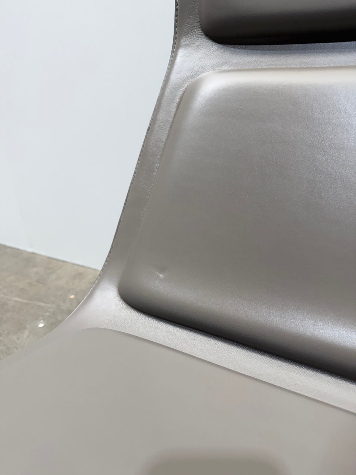 Cappellini Low Pad Lounge Chair by Jasper Morrison – Taupe Leather – view 3 – pre-owned