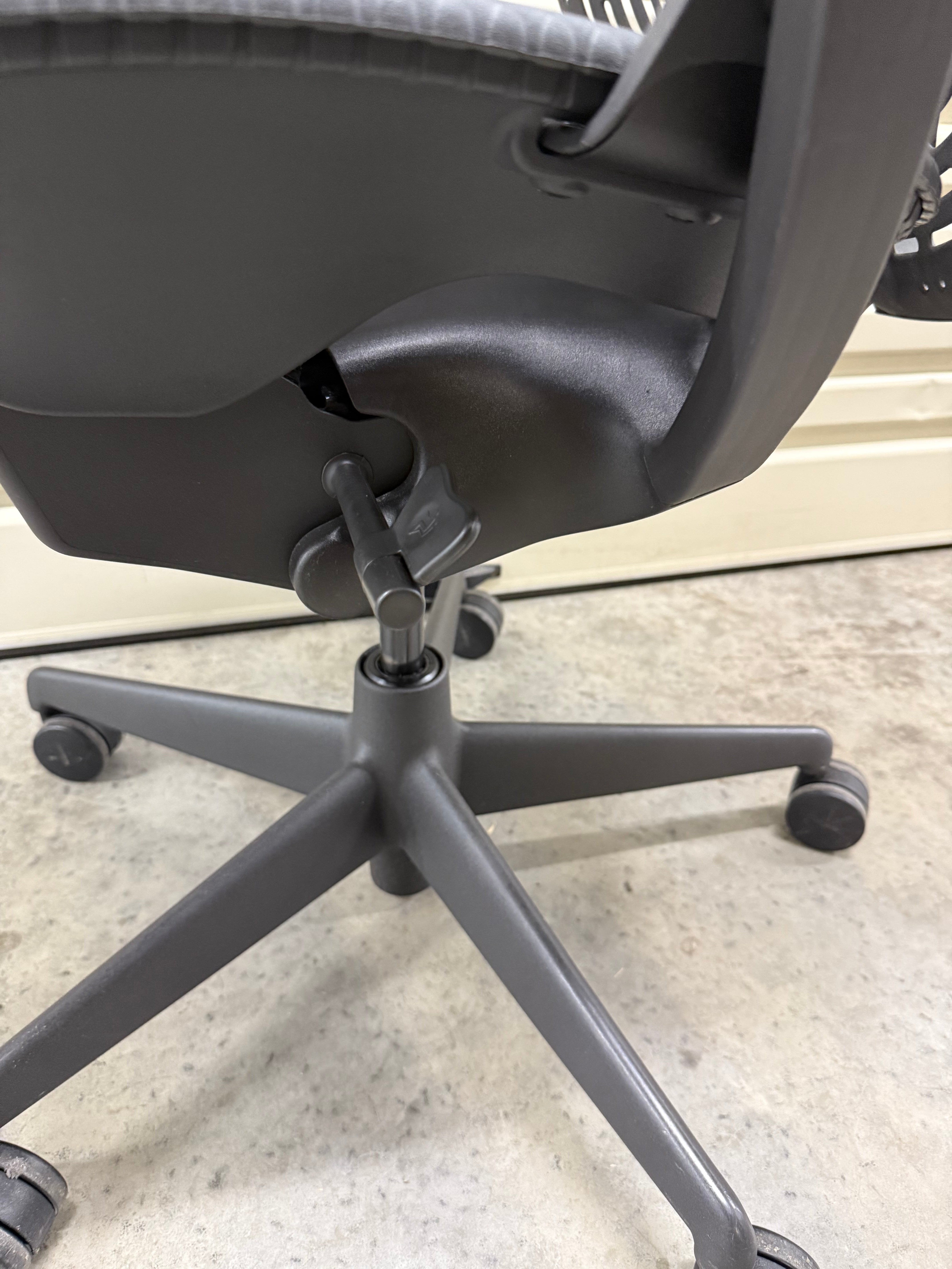 Herman Miller Mirra Office Chair no Arms - Graphite - Back Tilt Lock