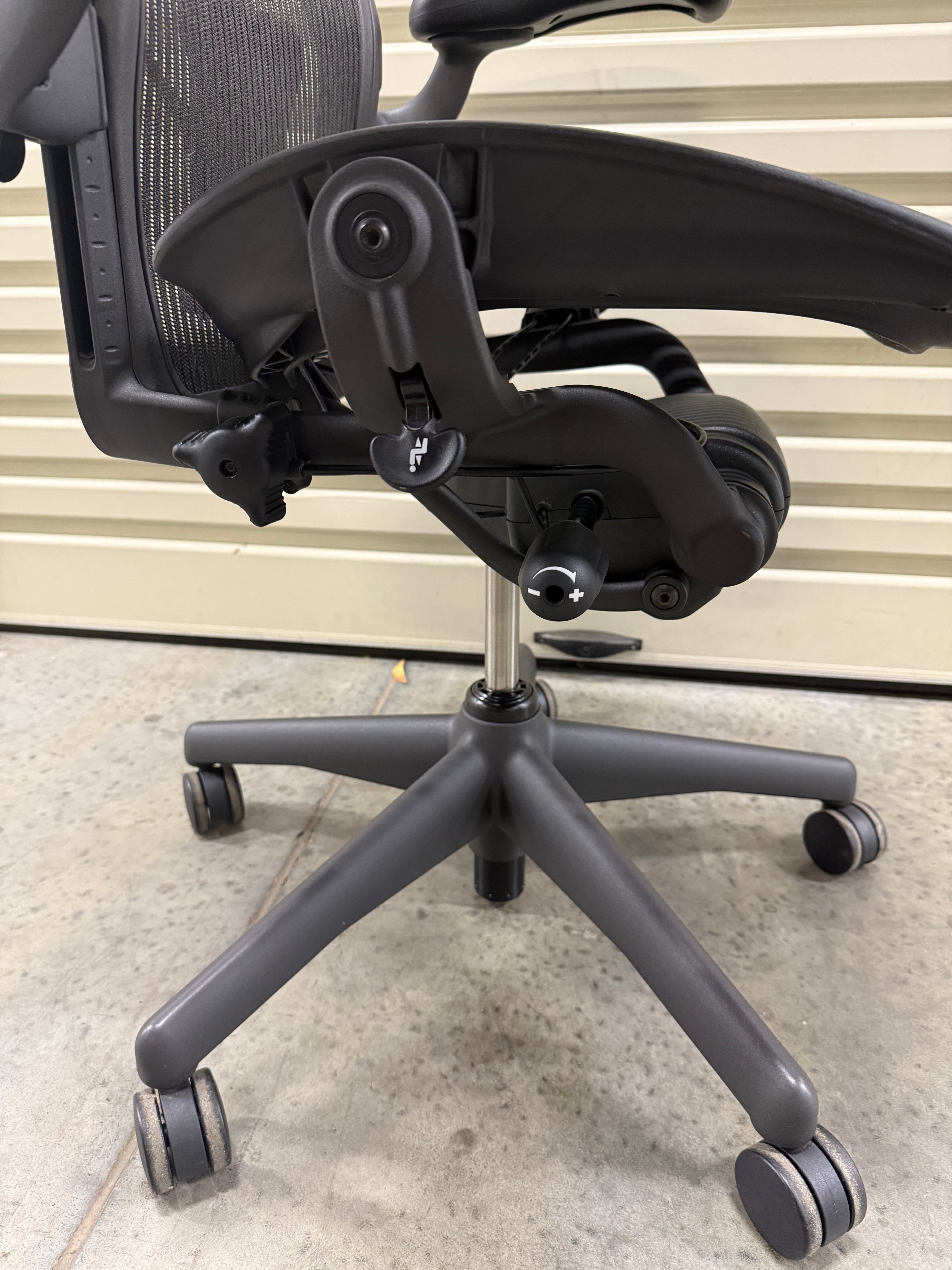 Herman Miller Aeron Chair with Armrests – Size C