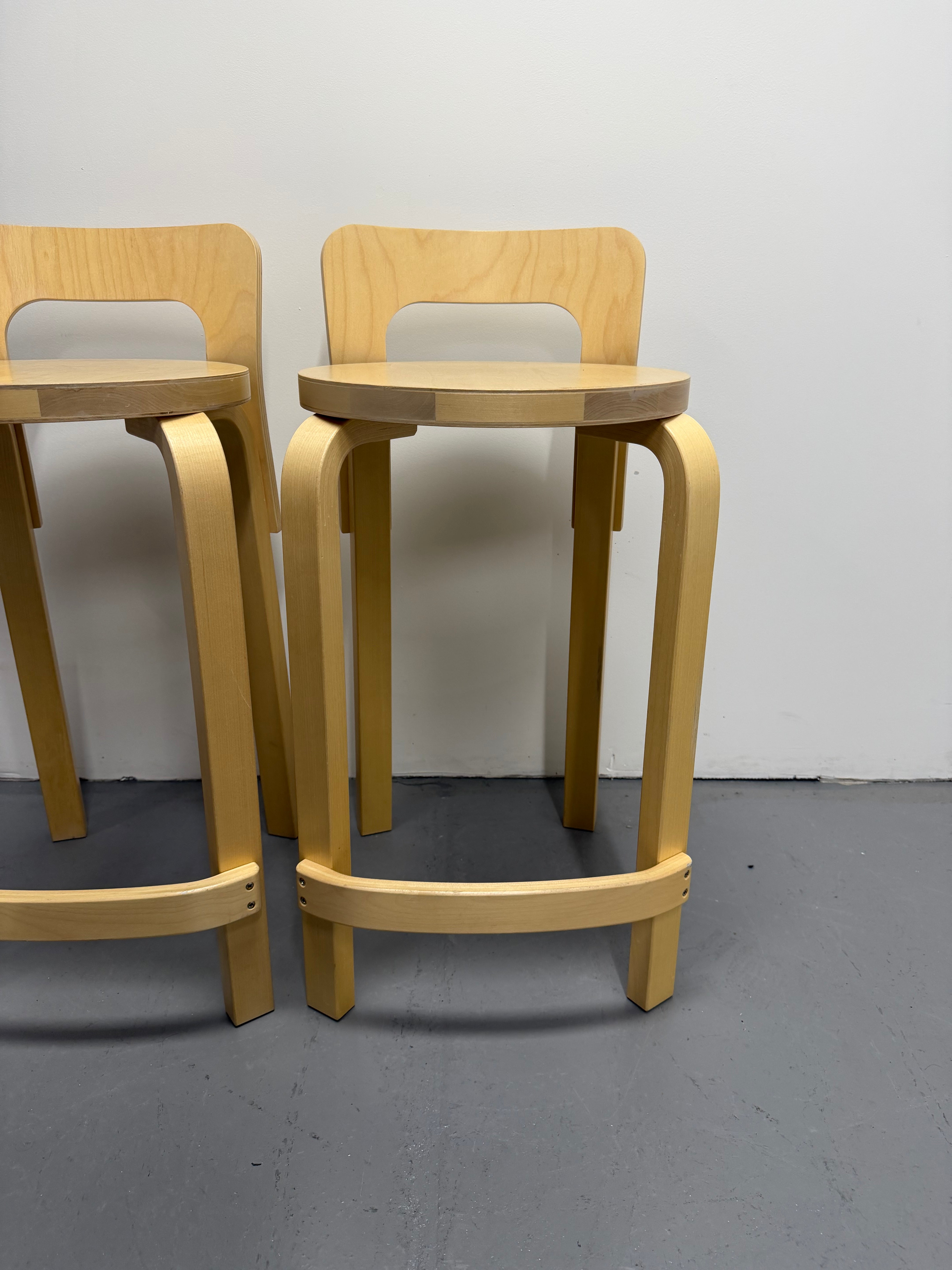 Artek Low Bar Stool K65 by Alvar Aalto – Natural Birch