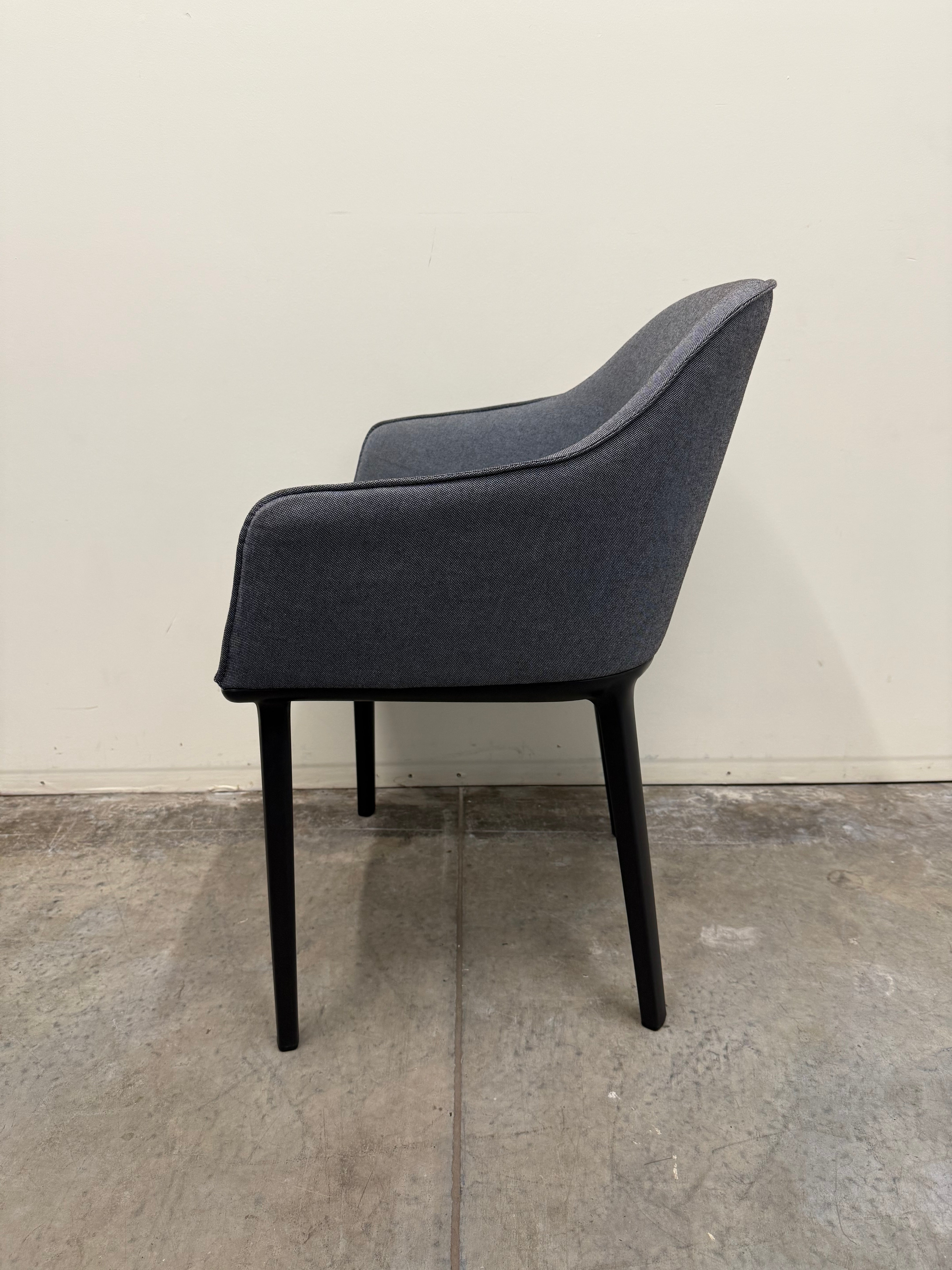 Vitra Softshell Chair – 4-Leg Base in Grey Fabric