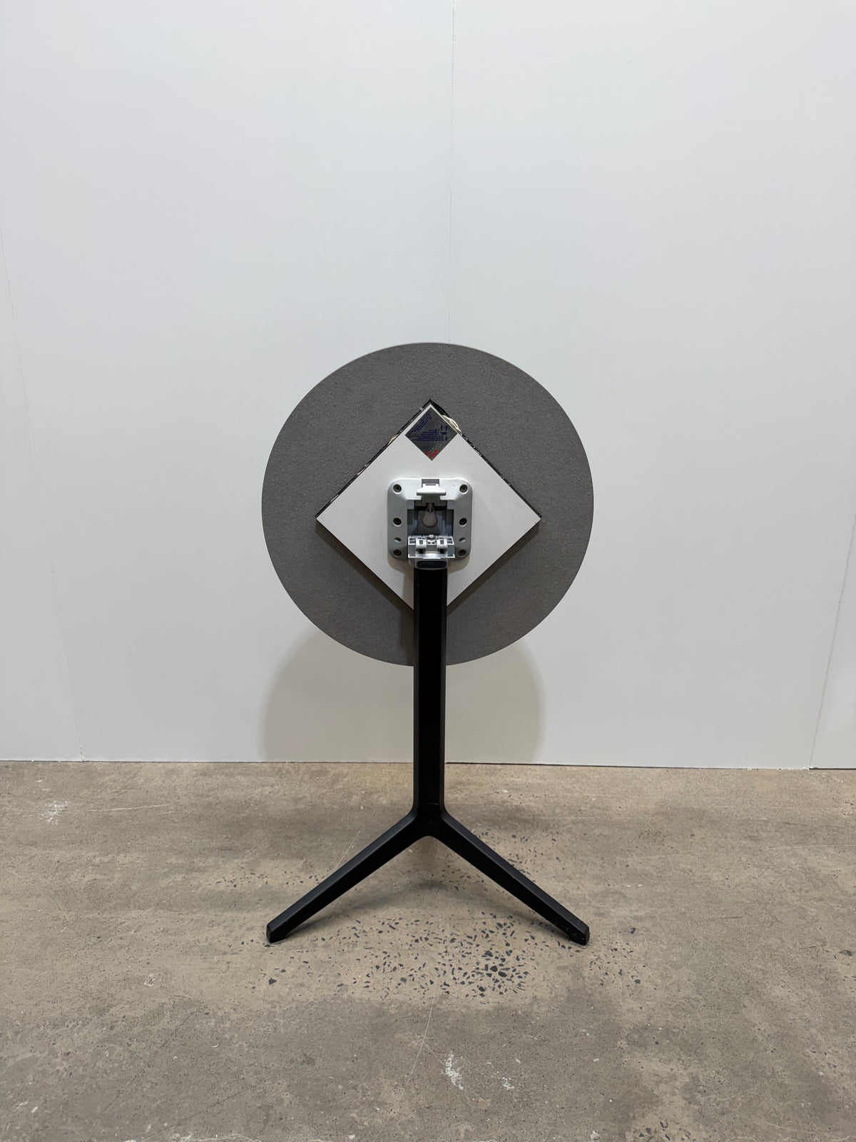 Pedrali Ypsilon 4790T Folding Table – Round Top, Black Three-Leg Base – view 4 – pre-owned