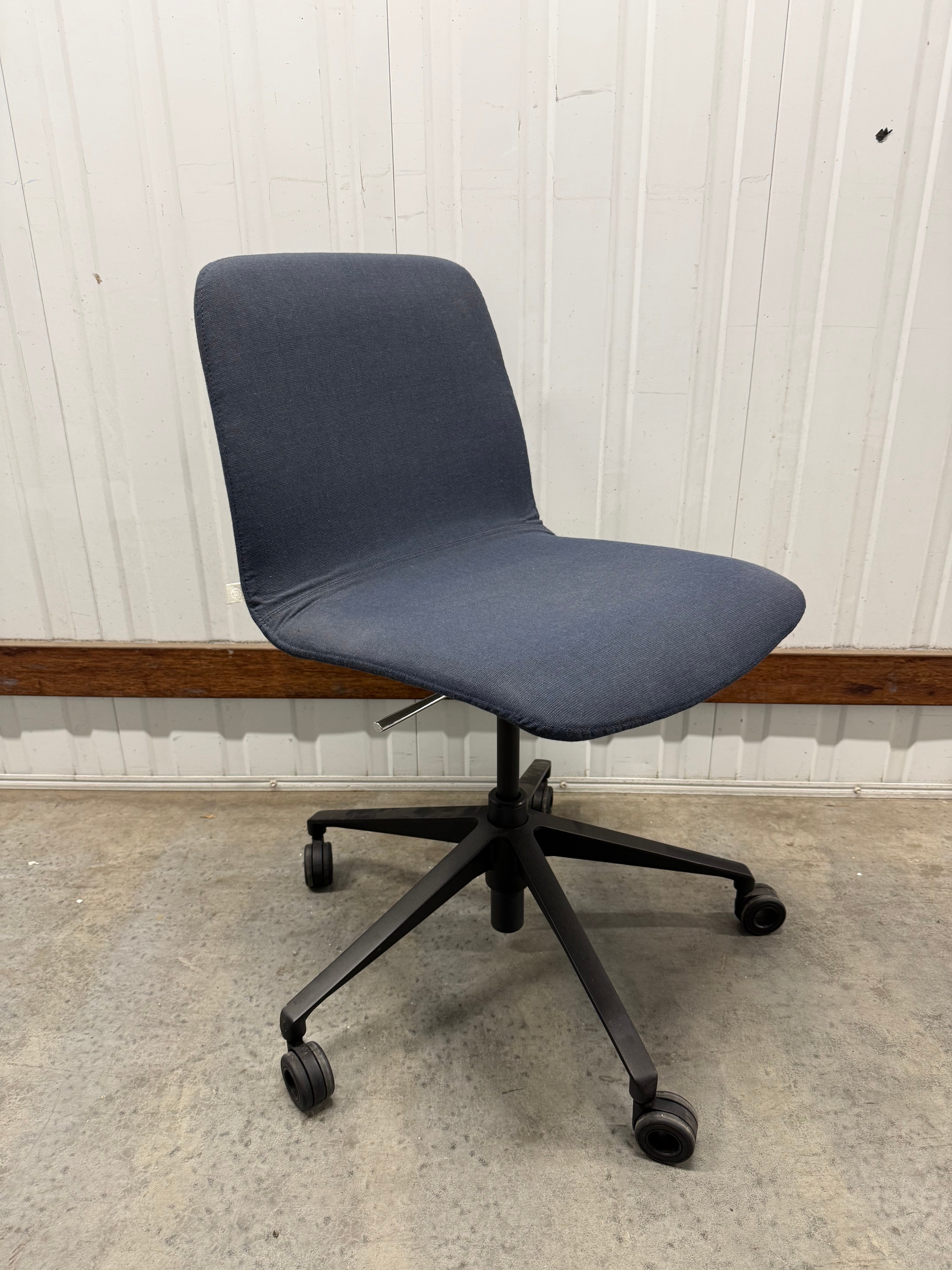 Jardan Mina Studio Chair – Blue Fabric / Black Metal Base