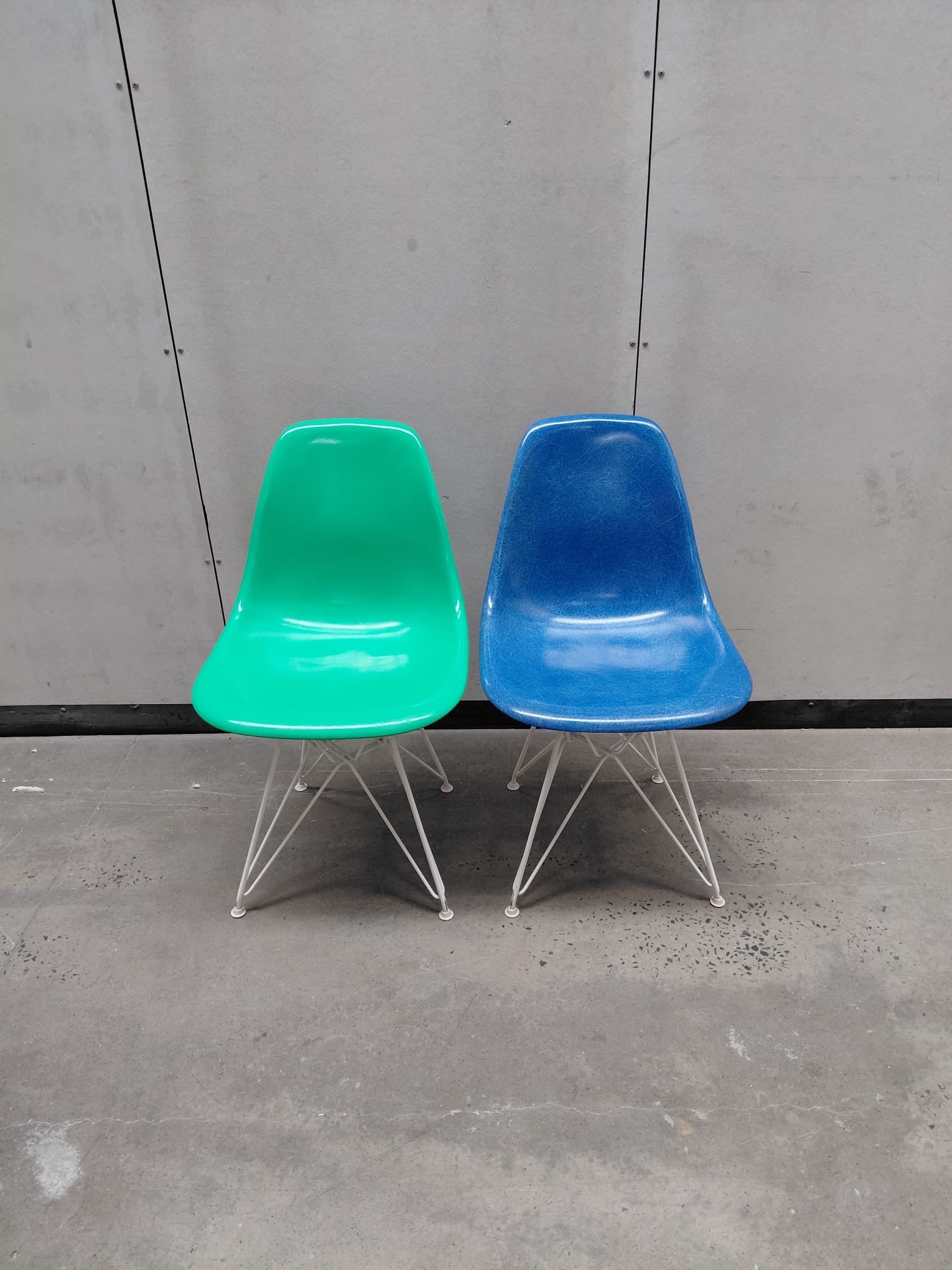 Authentic Herman Miller Eames Molded Fiberglass Side Chair – Ultramarine Blue / White Wire Base