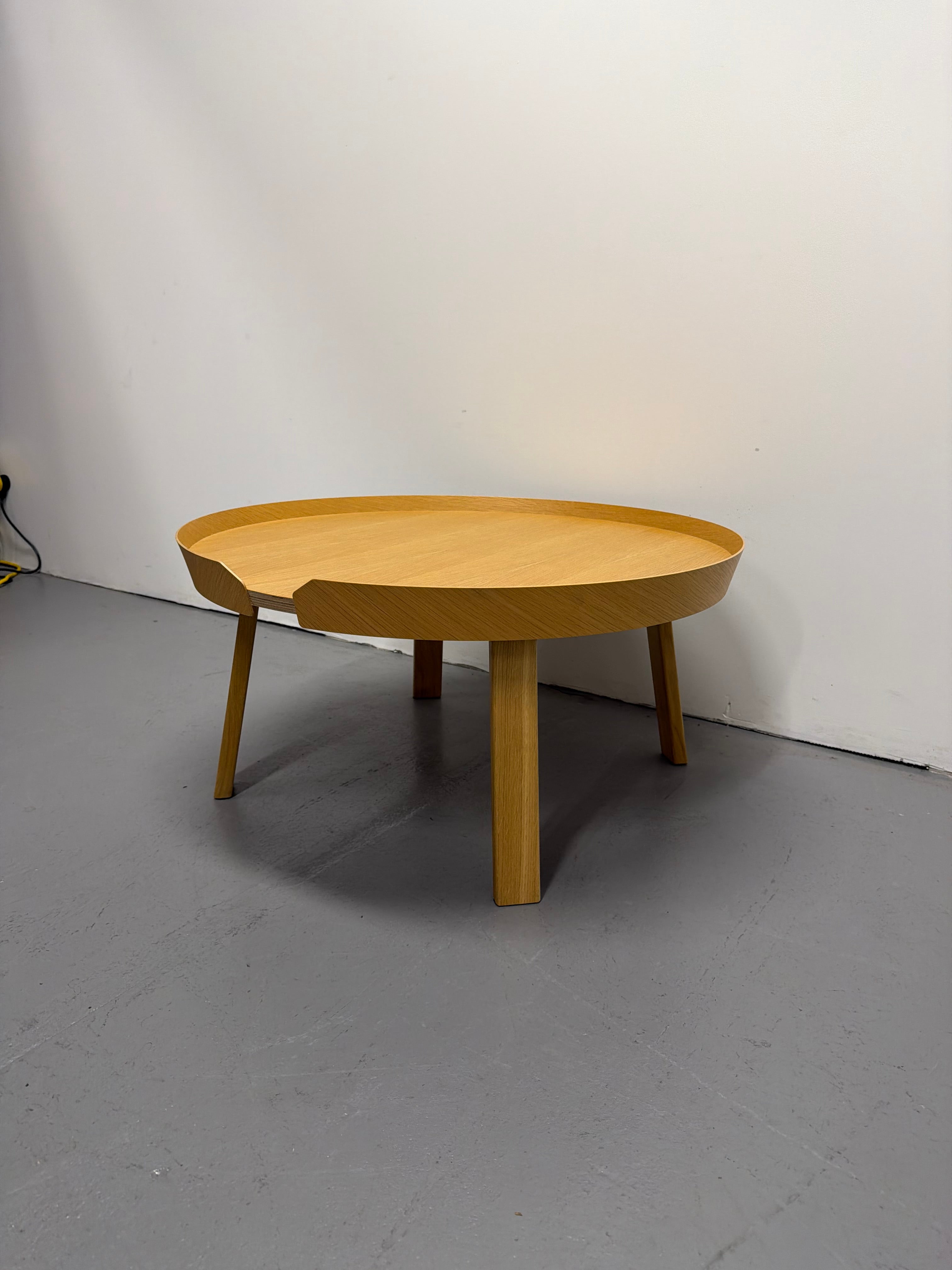 Around Coffee Table - Muuto | Large