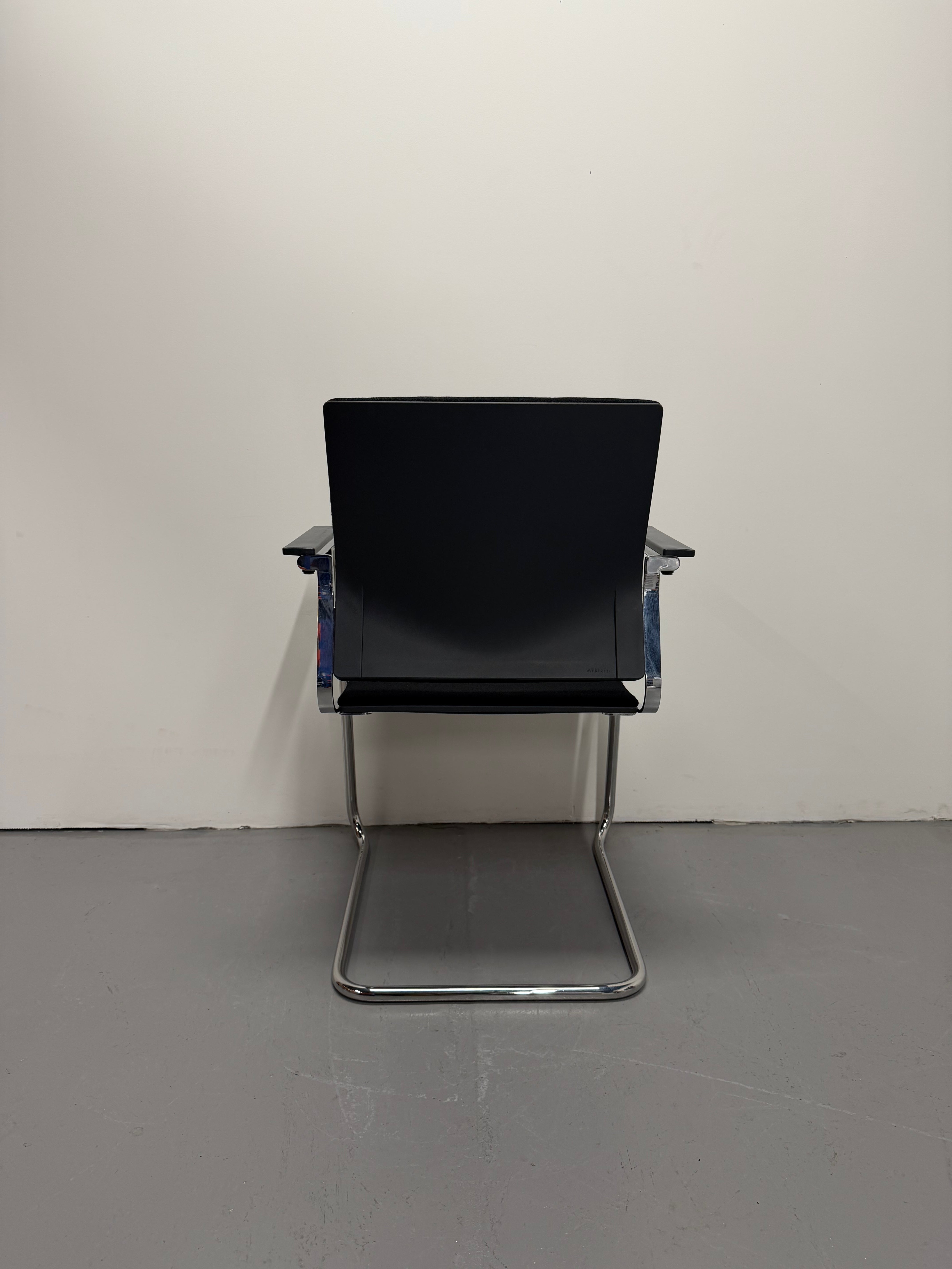 Wilkhahn 287/81 Modus Conference Room Cantilever Chair - Black
