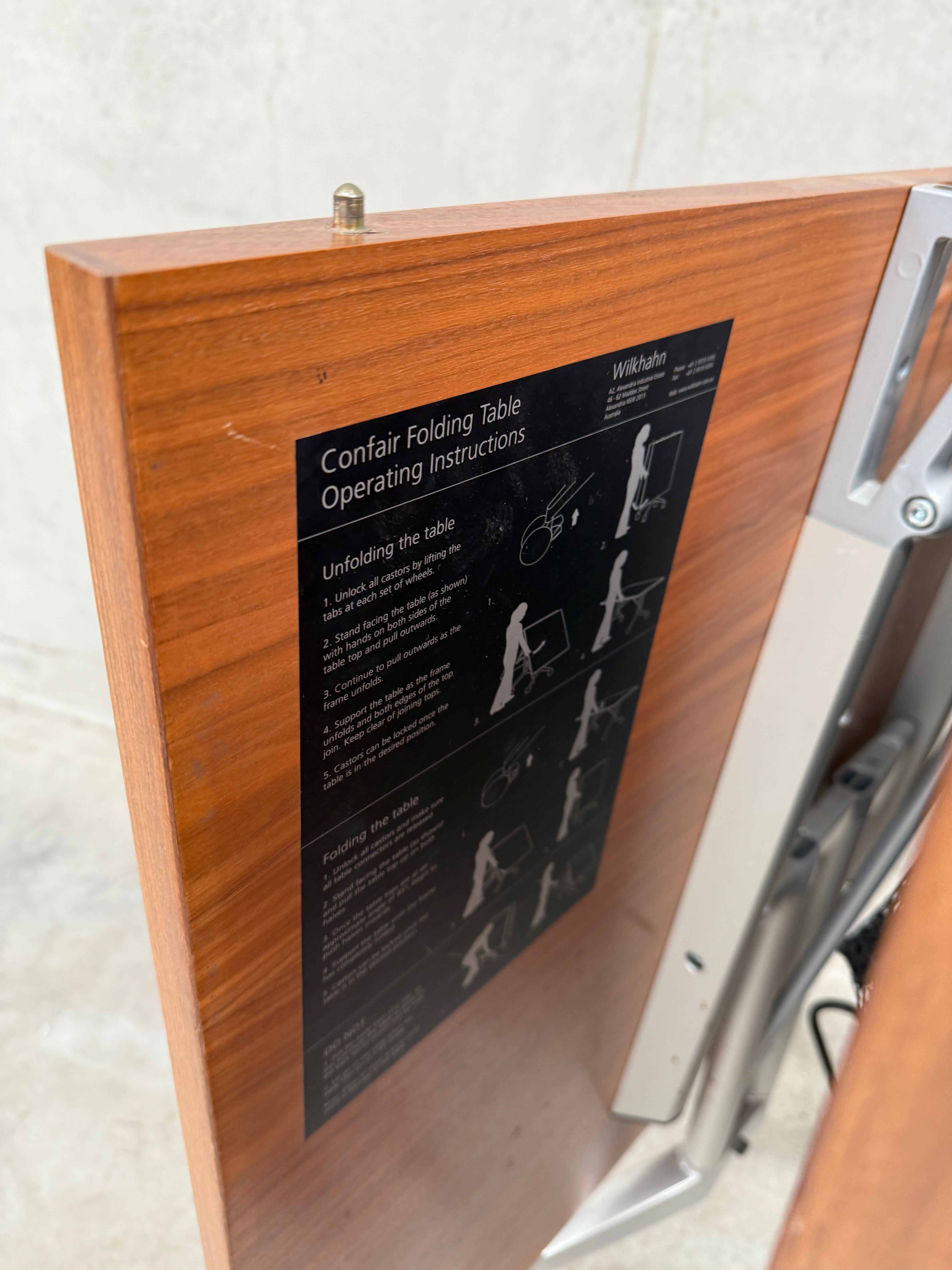 Wilkhahn Confair Conference / Meeting Table – American Walnut (1800 × 1100)