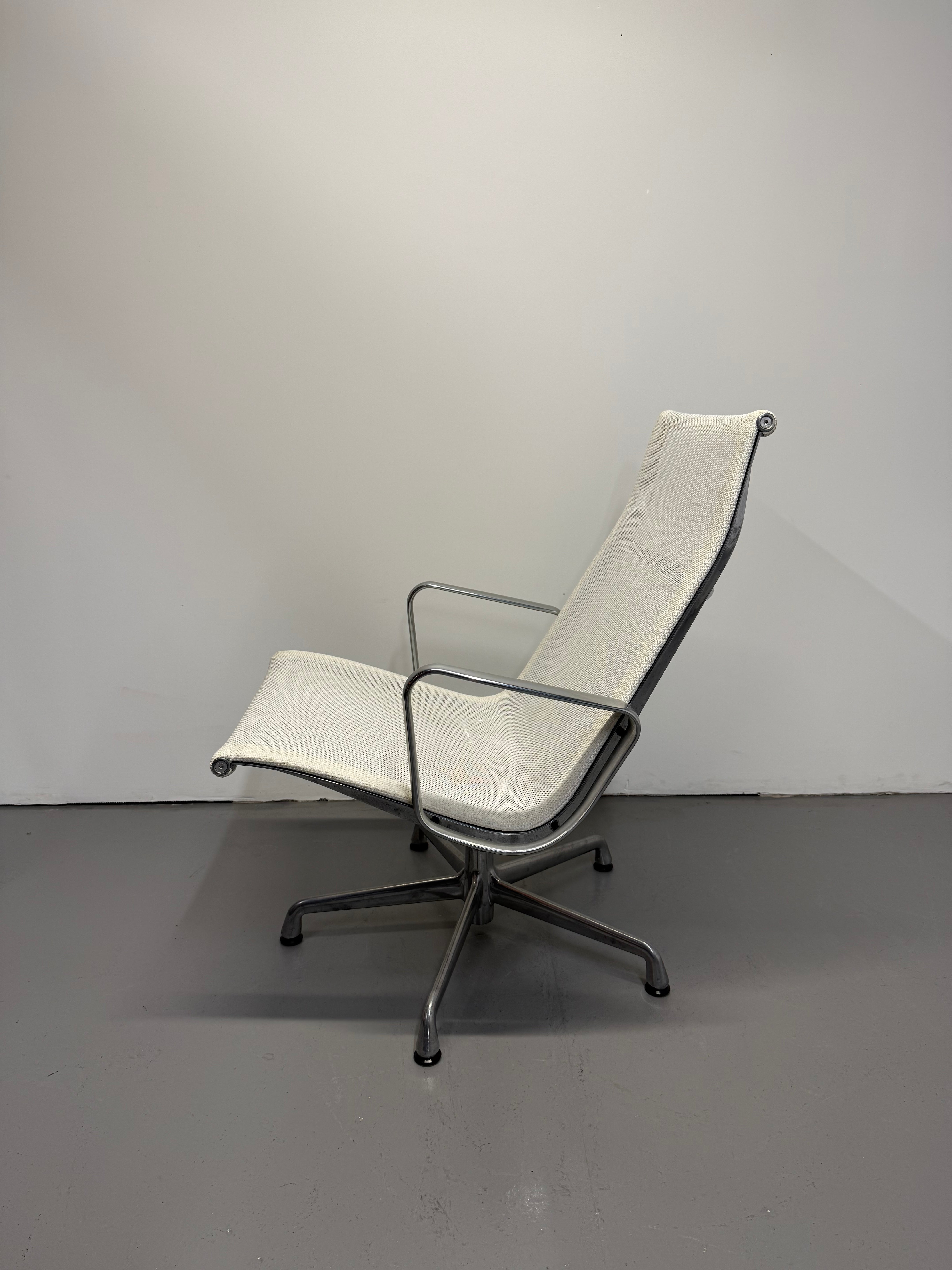 Herman Miller EA 116 Eames Aluminum Group Lounge Chair - White Mesh