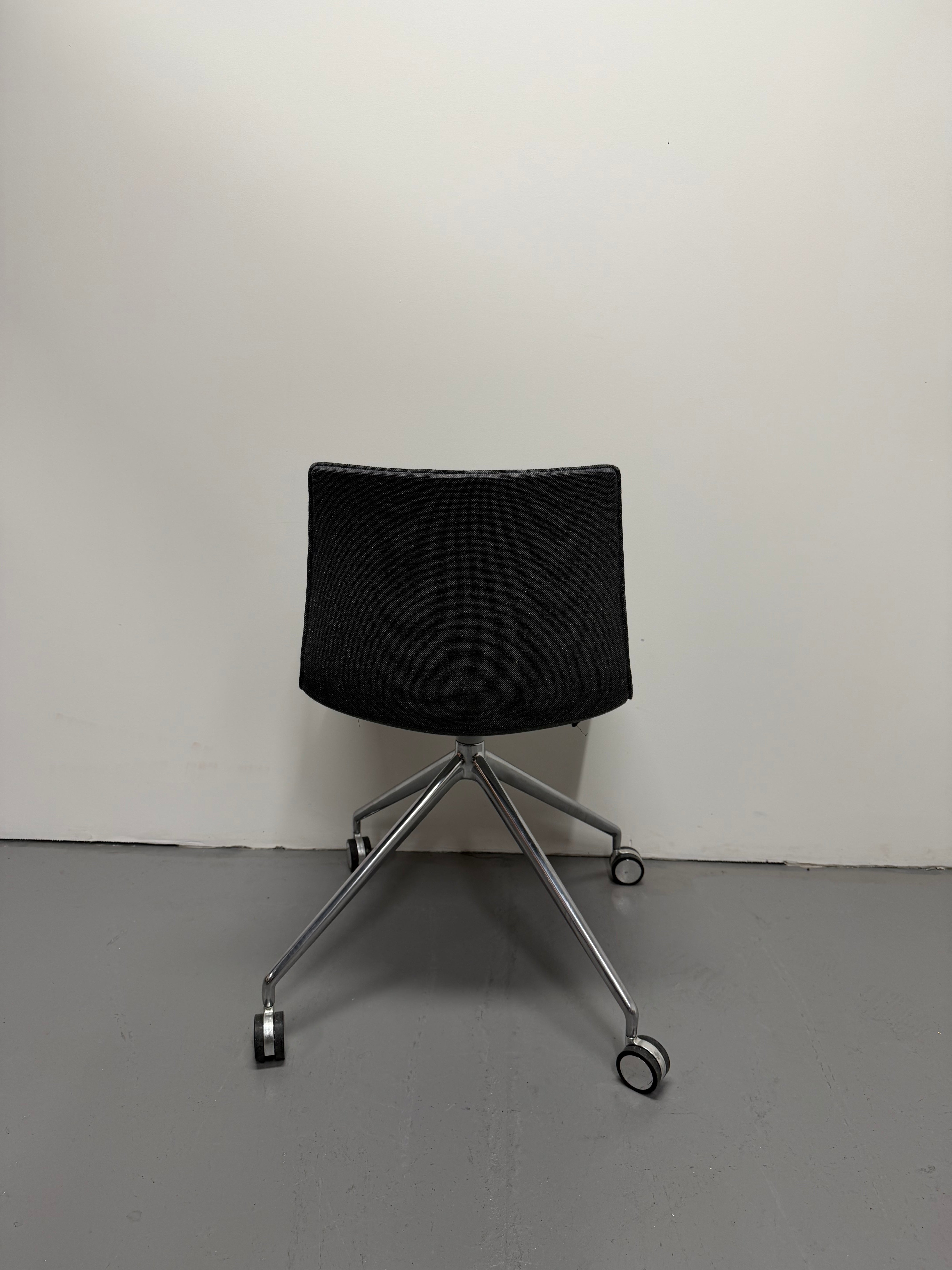 Arper Catifa 46 Upholstered Meeting Chair - 5 Star Aluminium Base