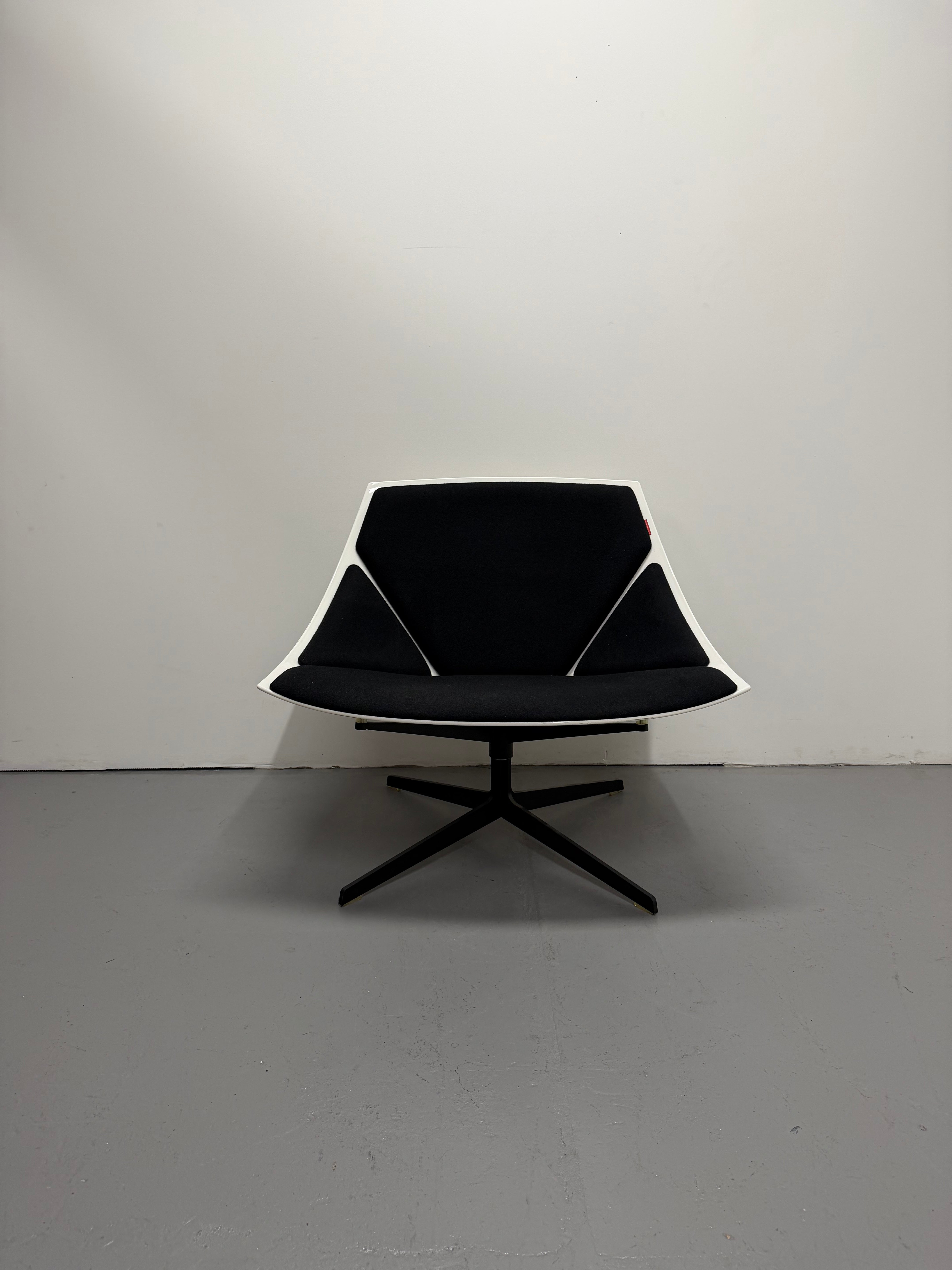 Fritz Hansen Space Lounge Chair by Jehs + Laub – White & Black