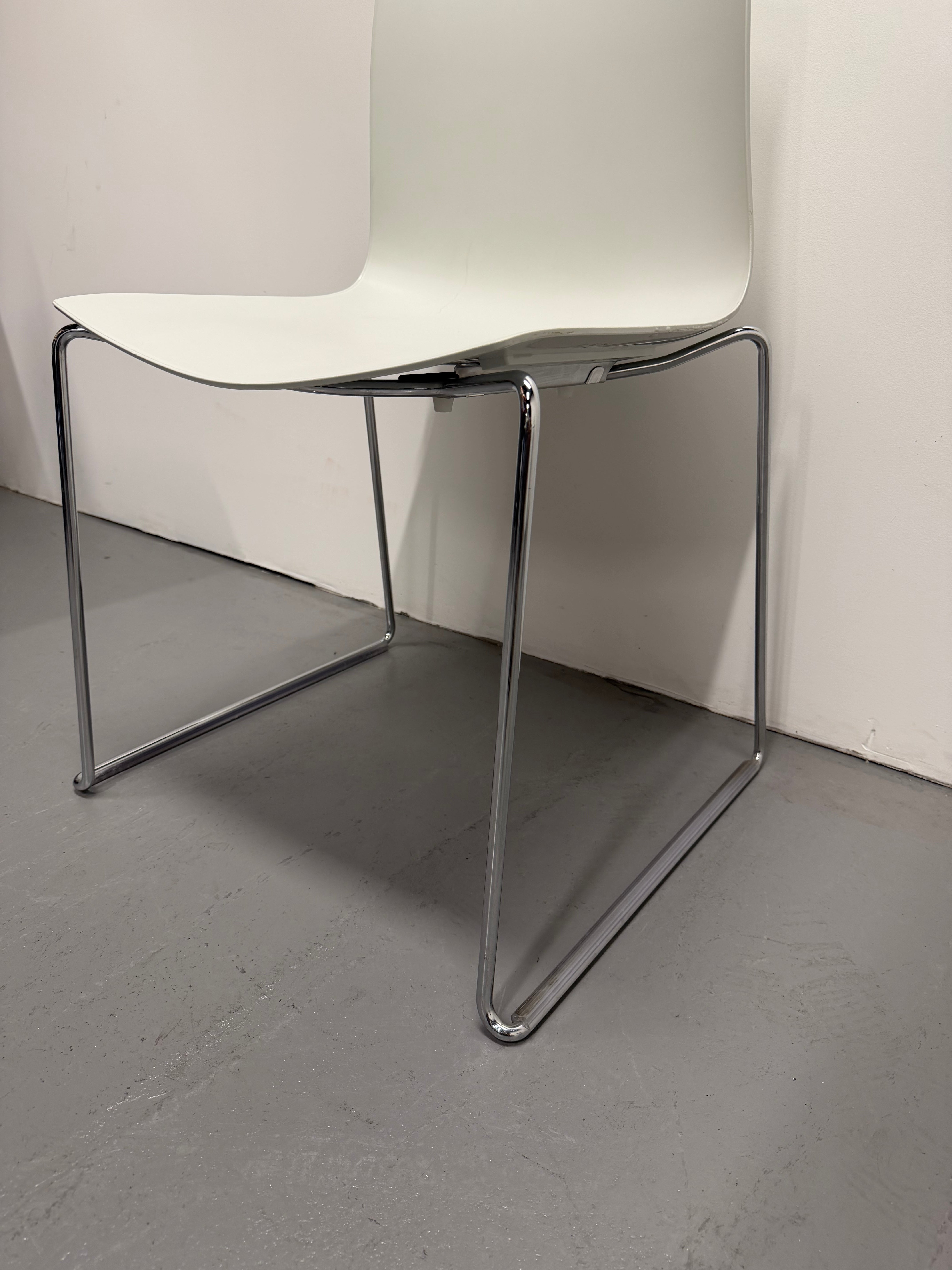 Arper Catifa 46 Chair – White Gloss Back