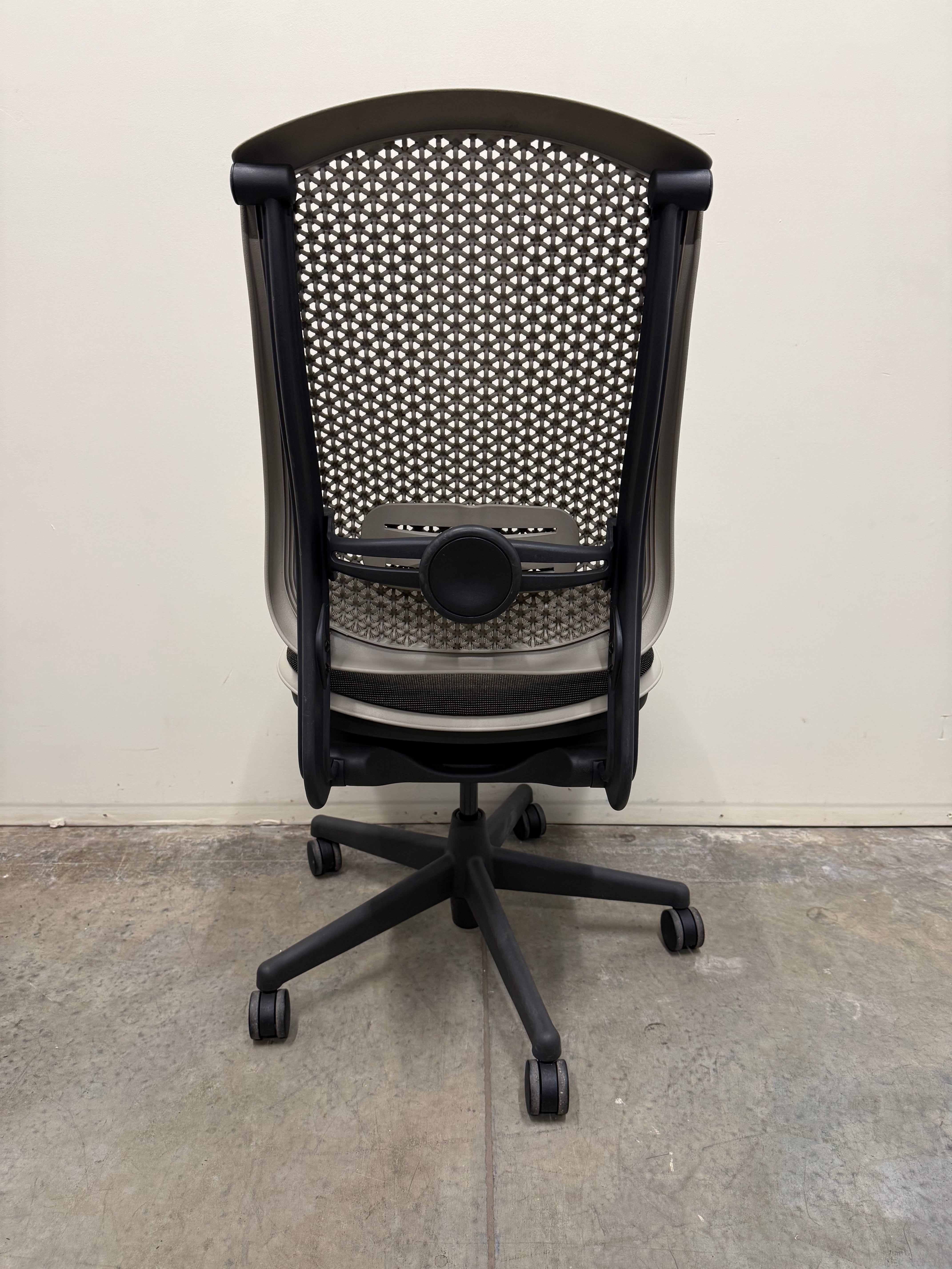 Herman miller Celle Chair – Iconic Ergonomic Design