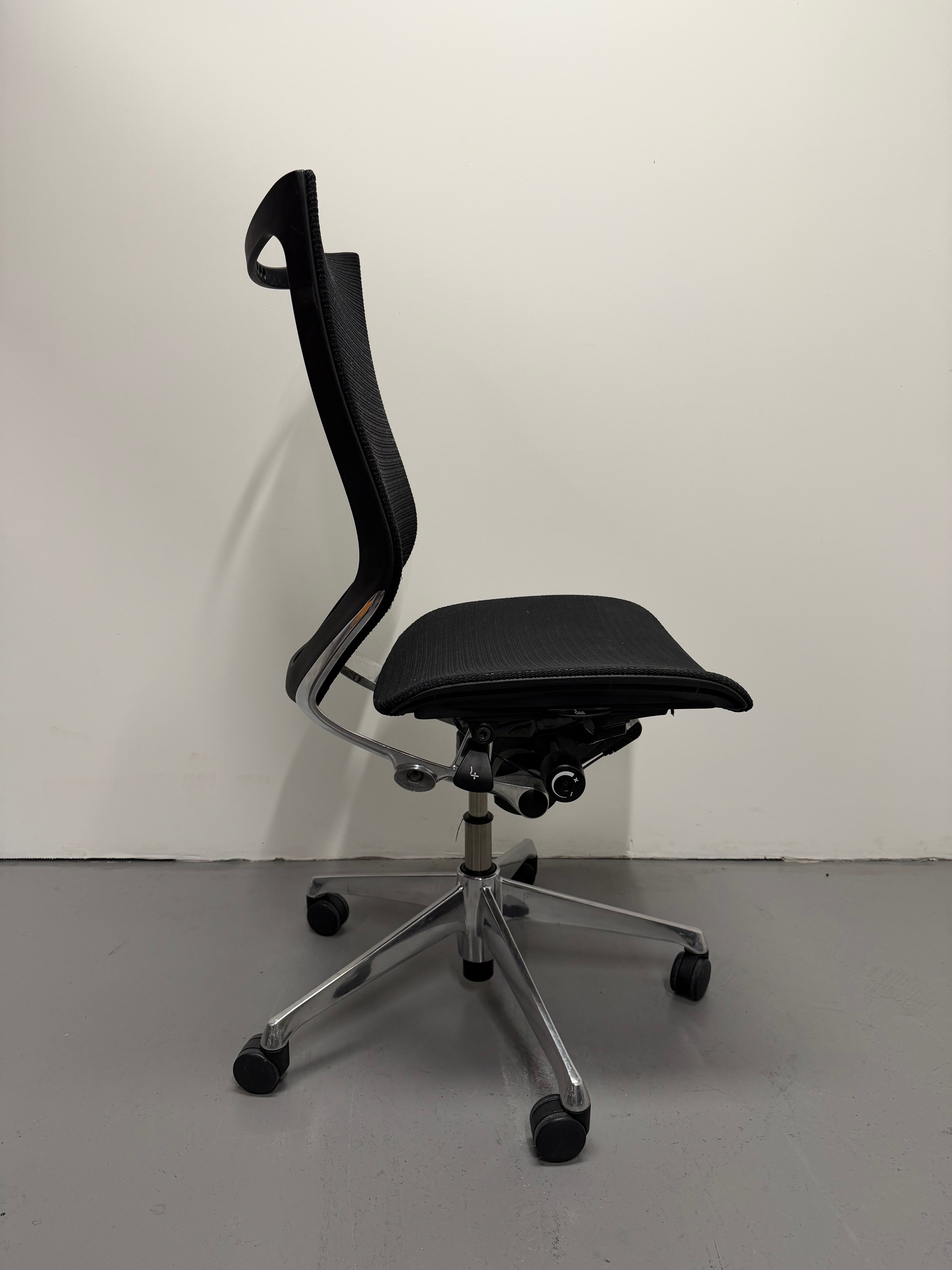 Okamura Baron Mesh Office Chair - Mesh Back & Seat - No arms