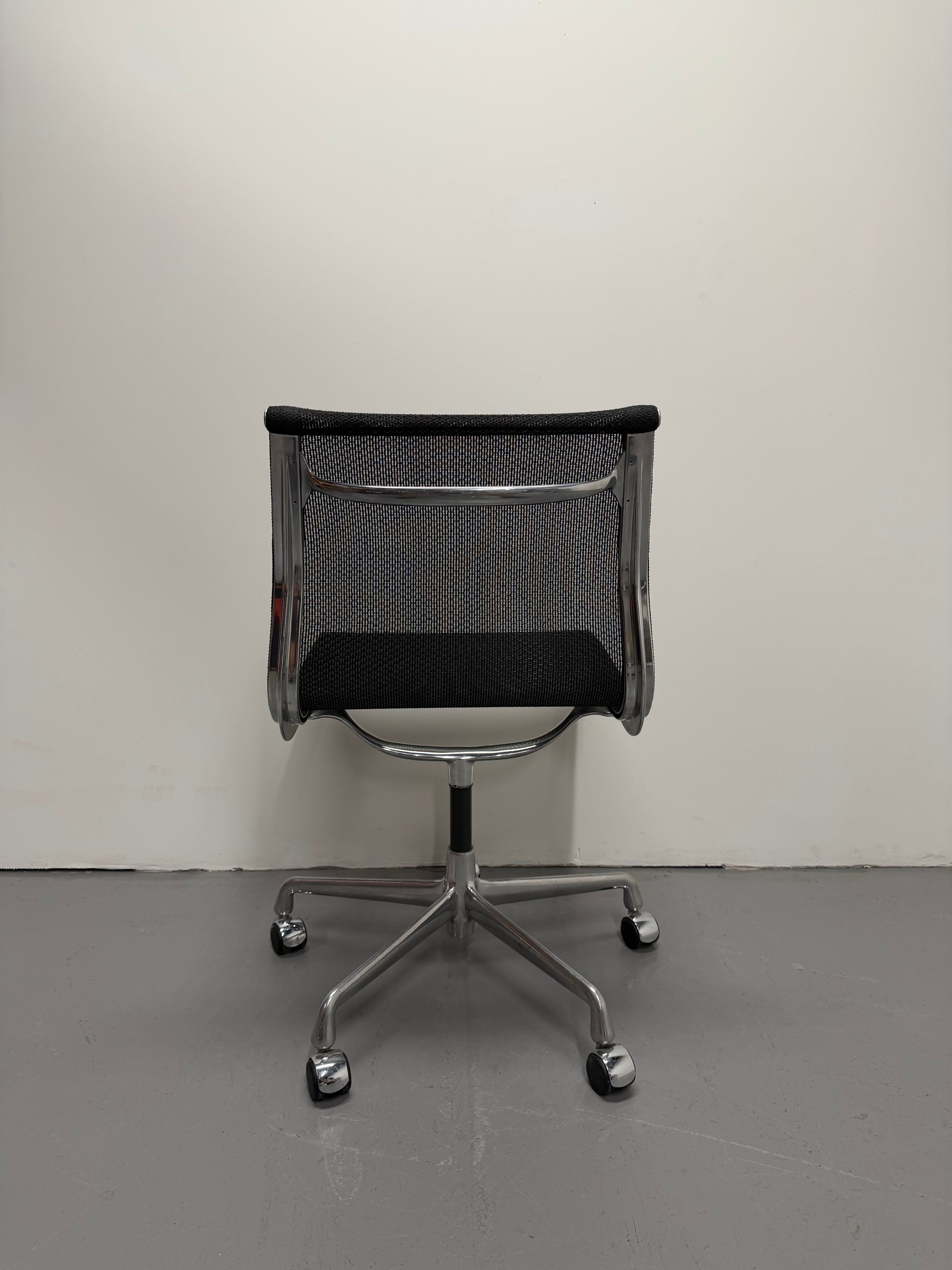 Eames Mesh Task Chair – Aluminium Group by Herman Miller (No Arms)