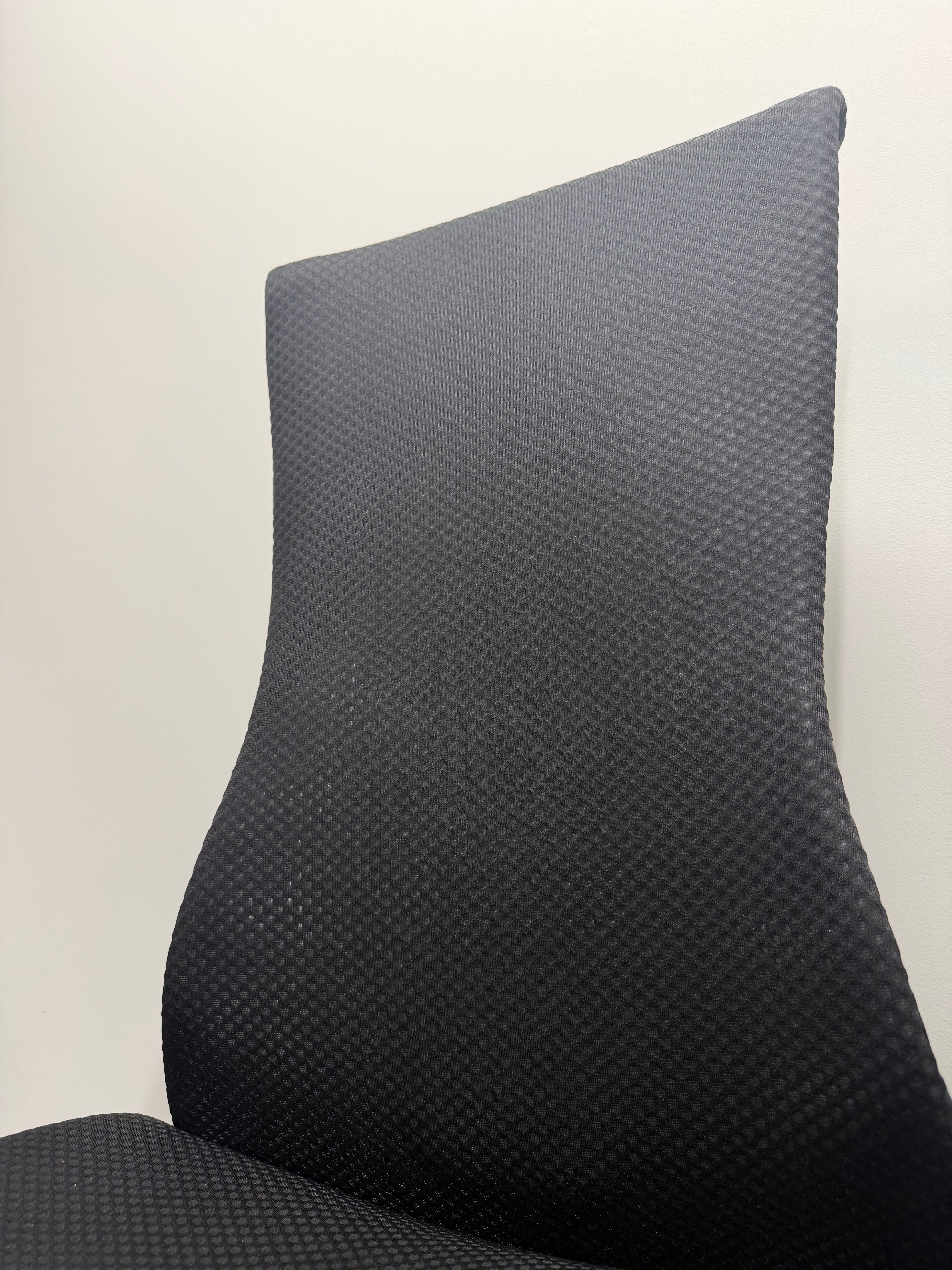 Herman Miller Embody Ergonomic Chair – Rhythm Fabric, Black