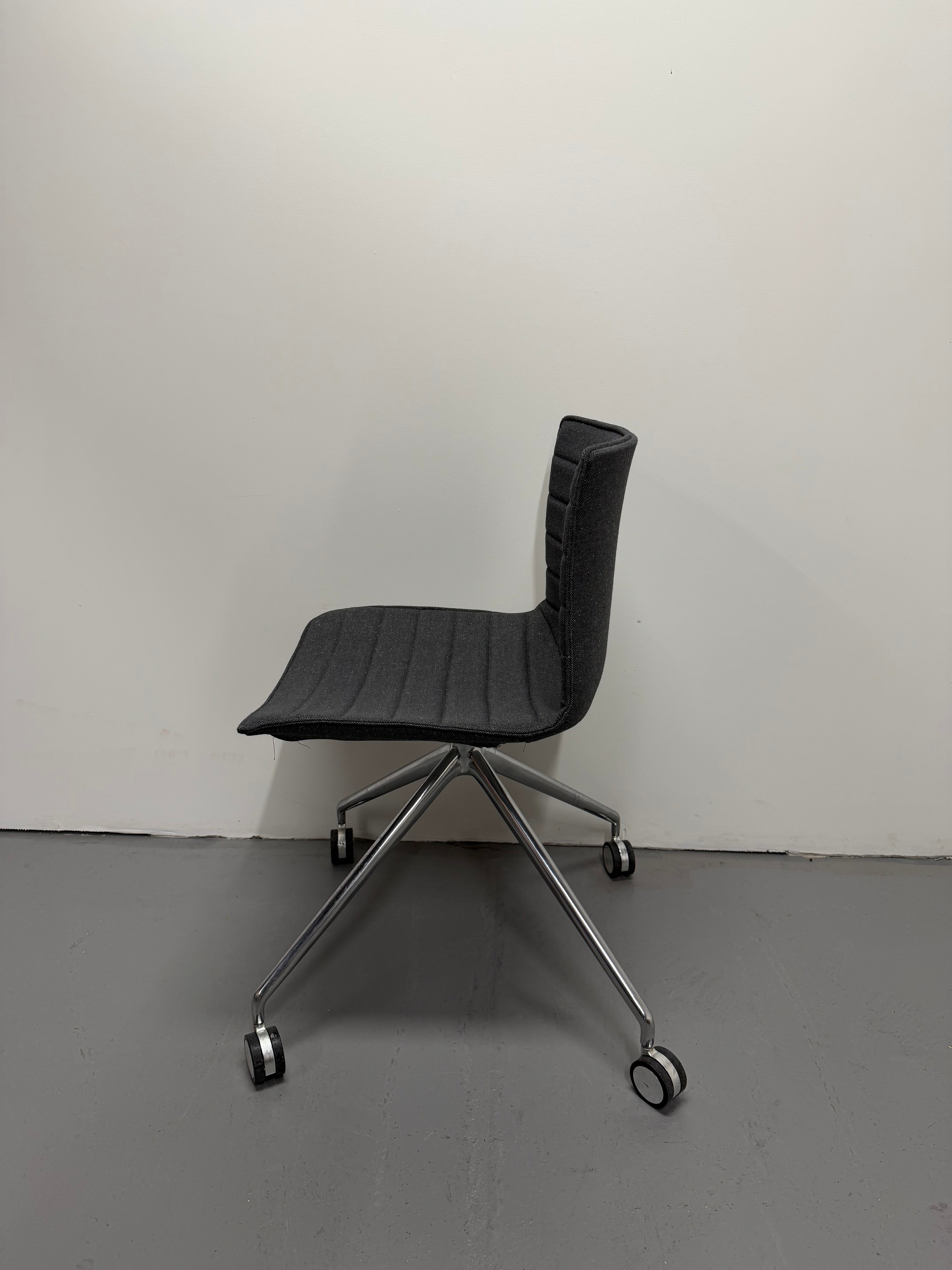 Arper Catifa 46 Upholstered Meeting Chair - 5 Star Aluminium Base