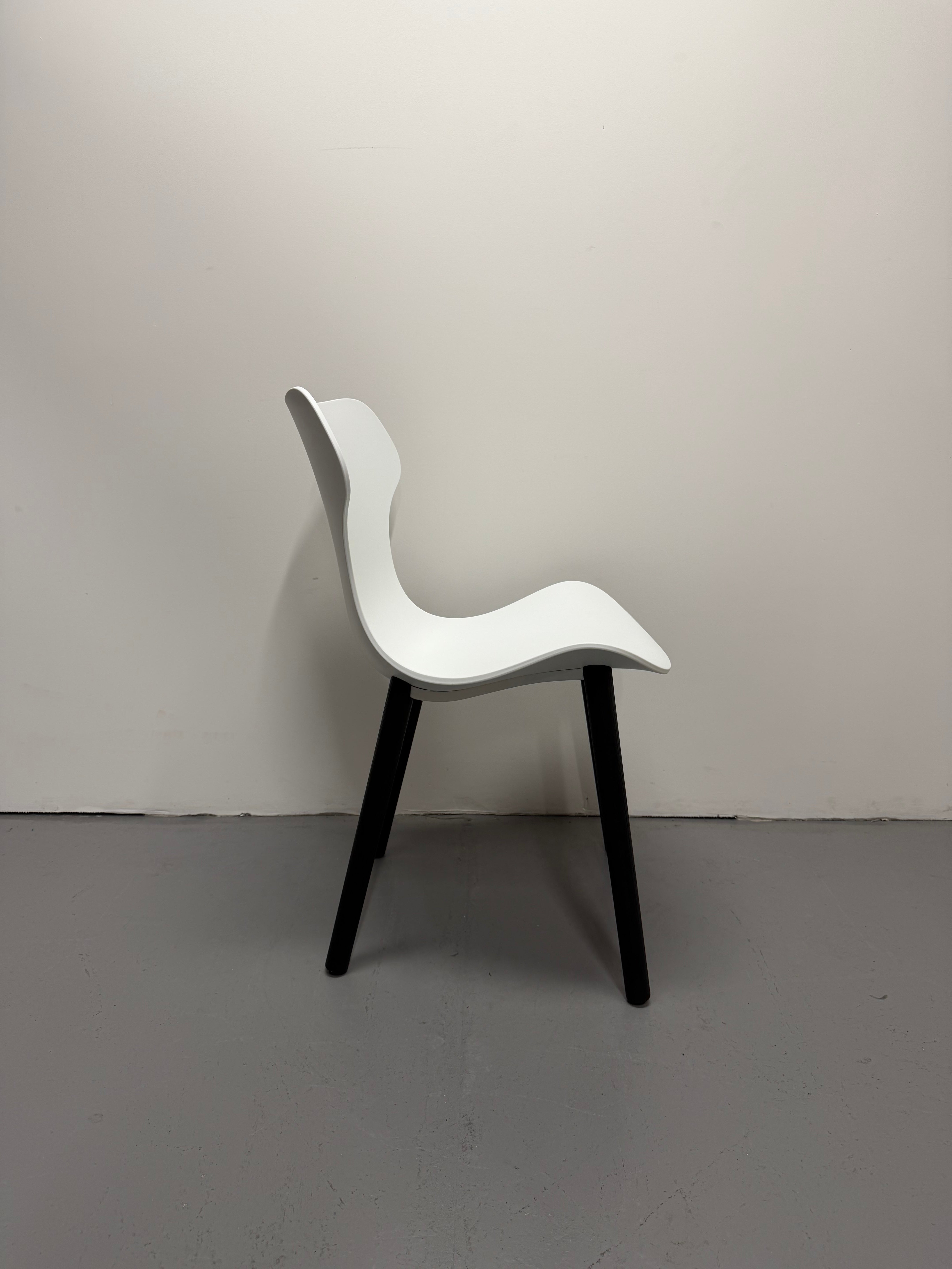 B&B Italia Papilio Shell Dining Chair | Ex-Showroom