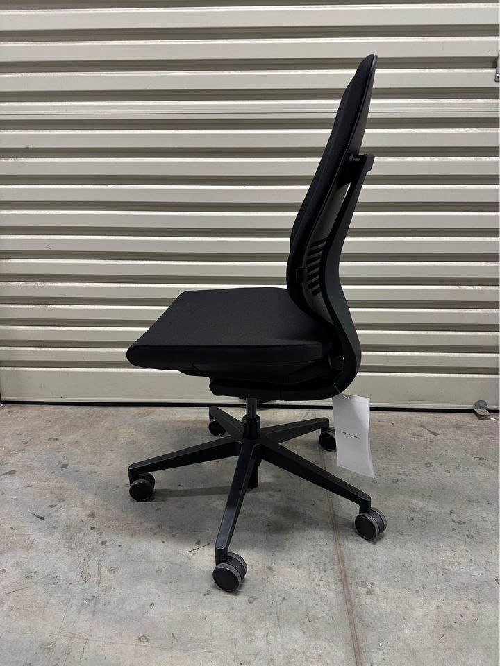 New Steelcase Gestures (Armless) - Black