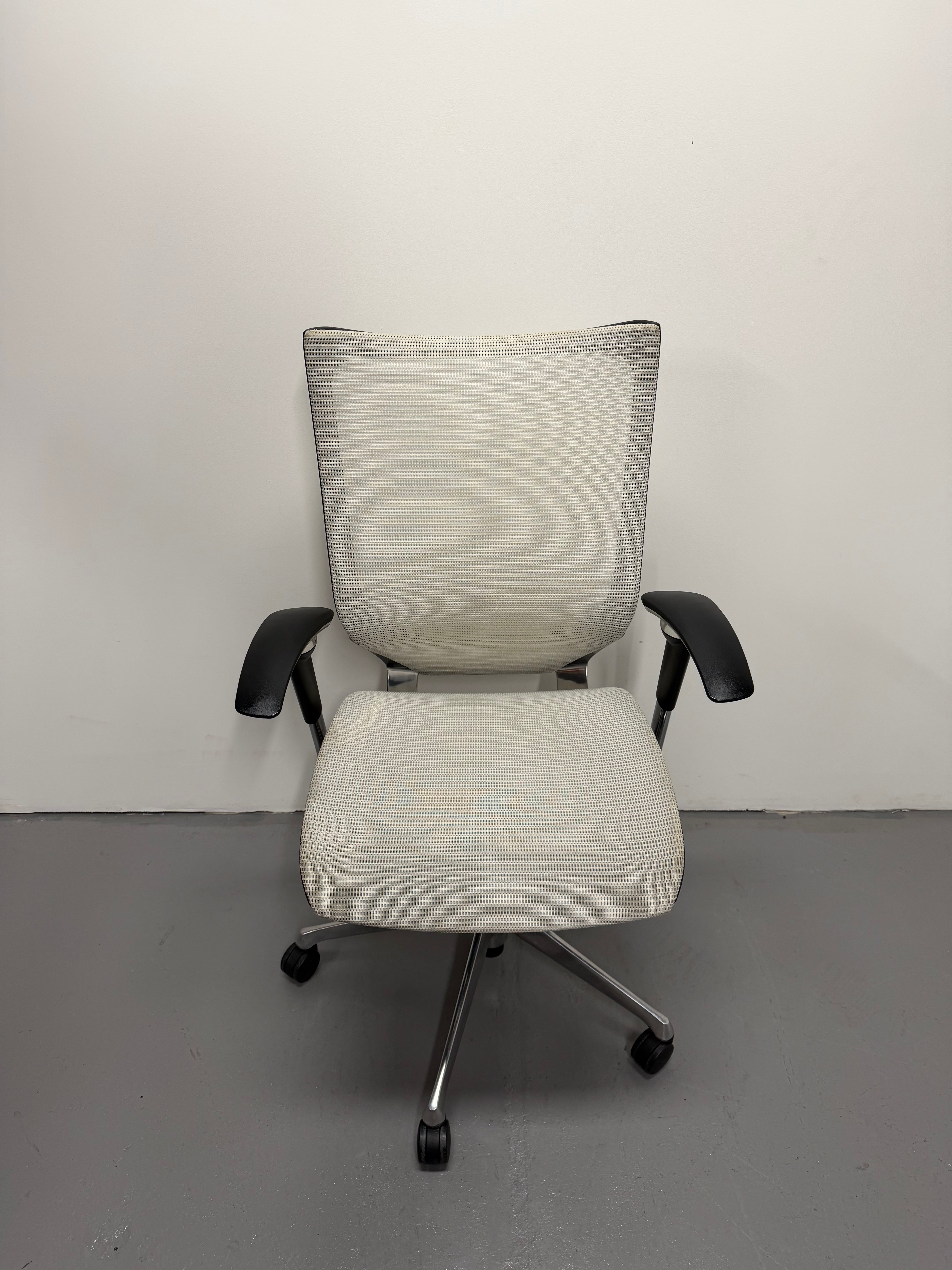 Okamura Baron Office Chair – Light Mesh Seat & Back / White Finish