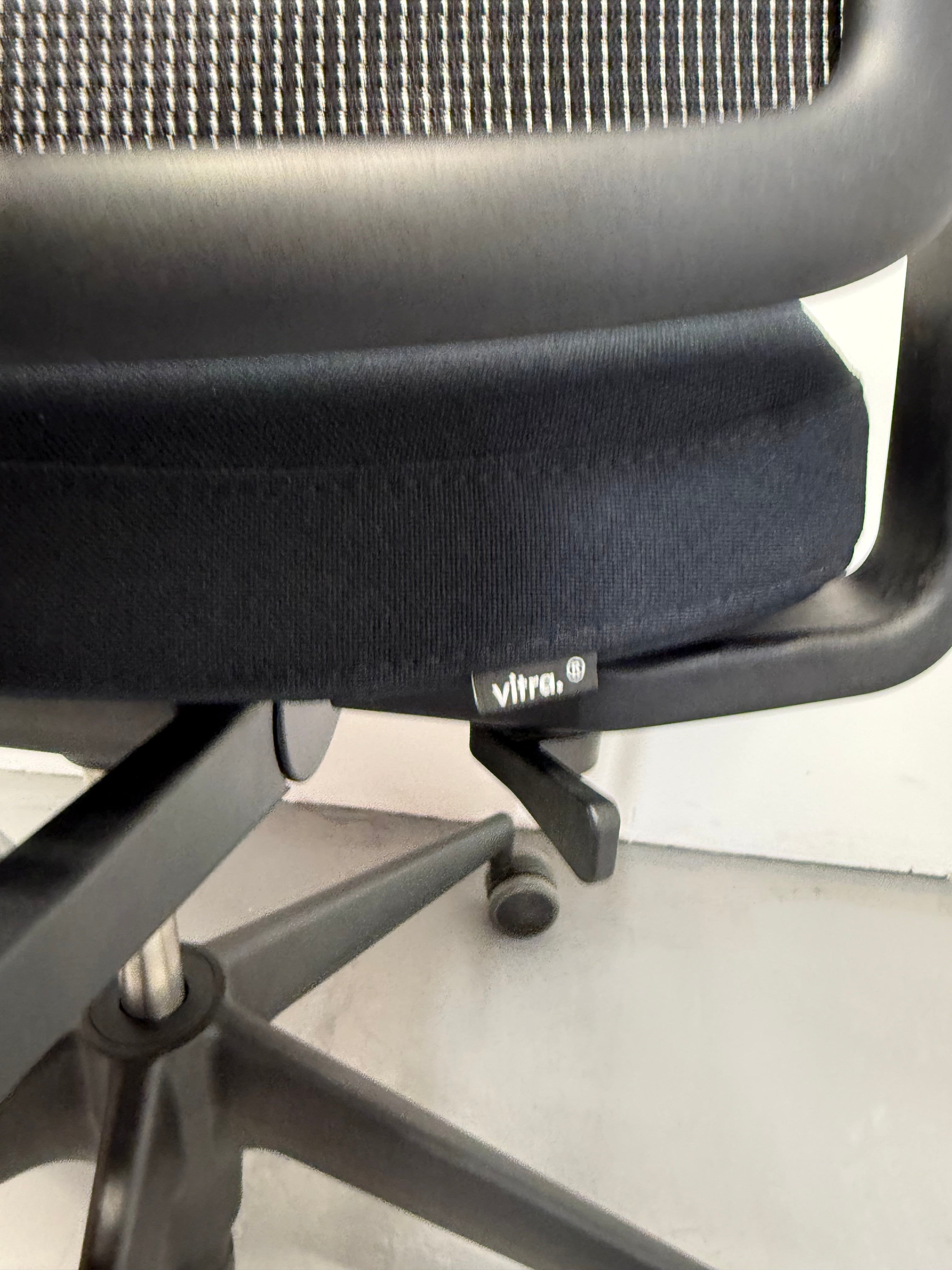 Vitra AM Chair – Ergonomic Task Chair by Alberto Meda - Ex Showroom Stock