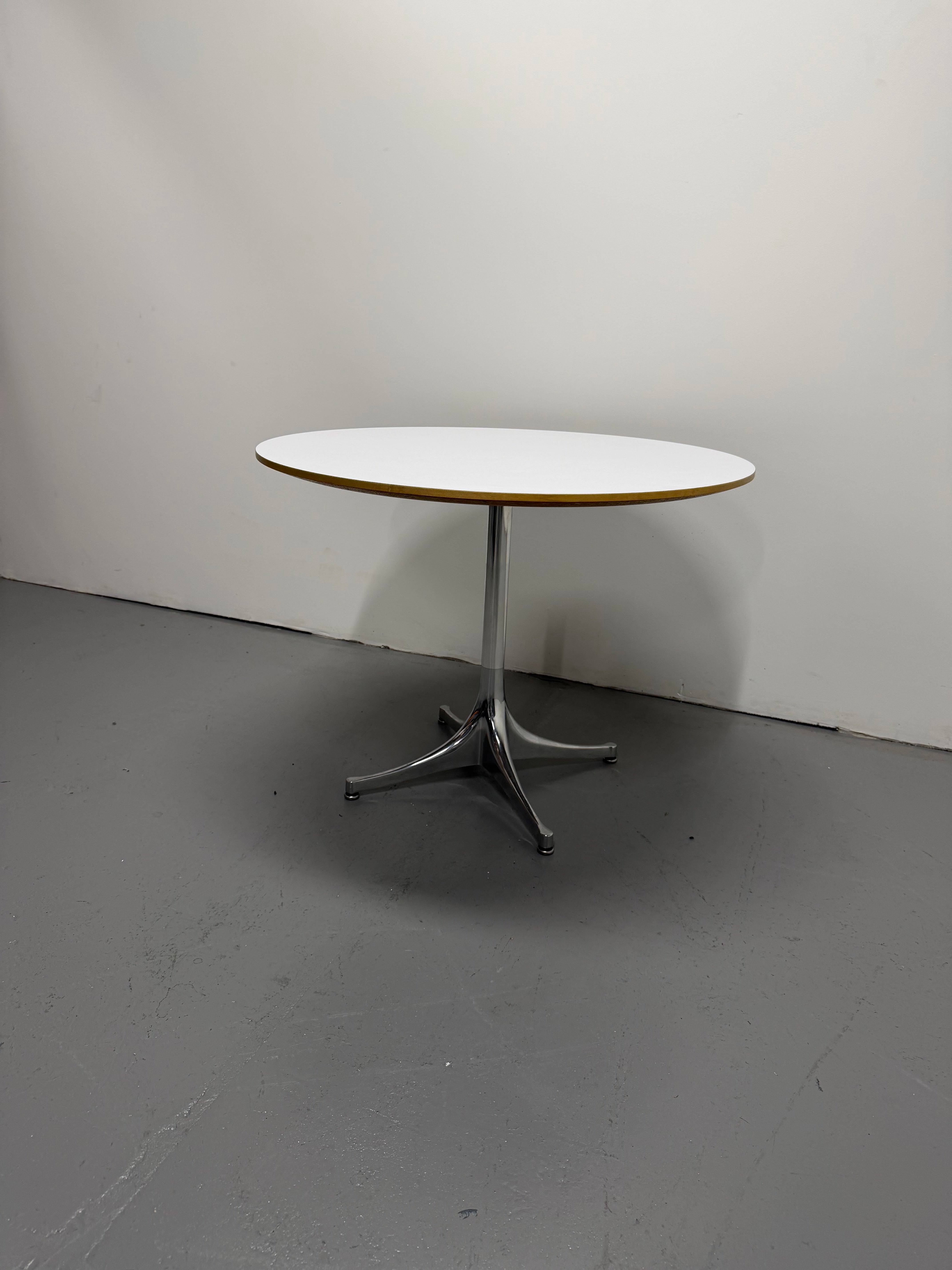 Original Herman Miller Nelson Pedestal Side Coffee Table – George Nelson