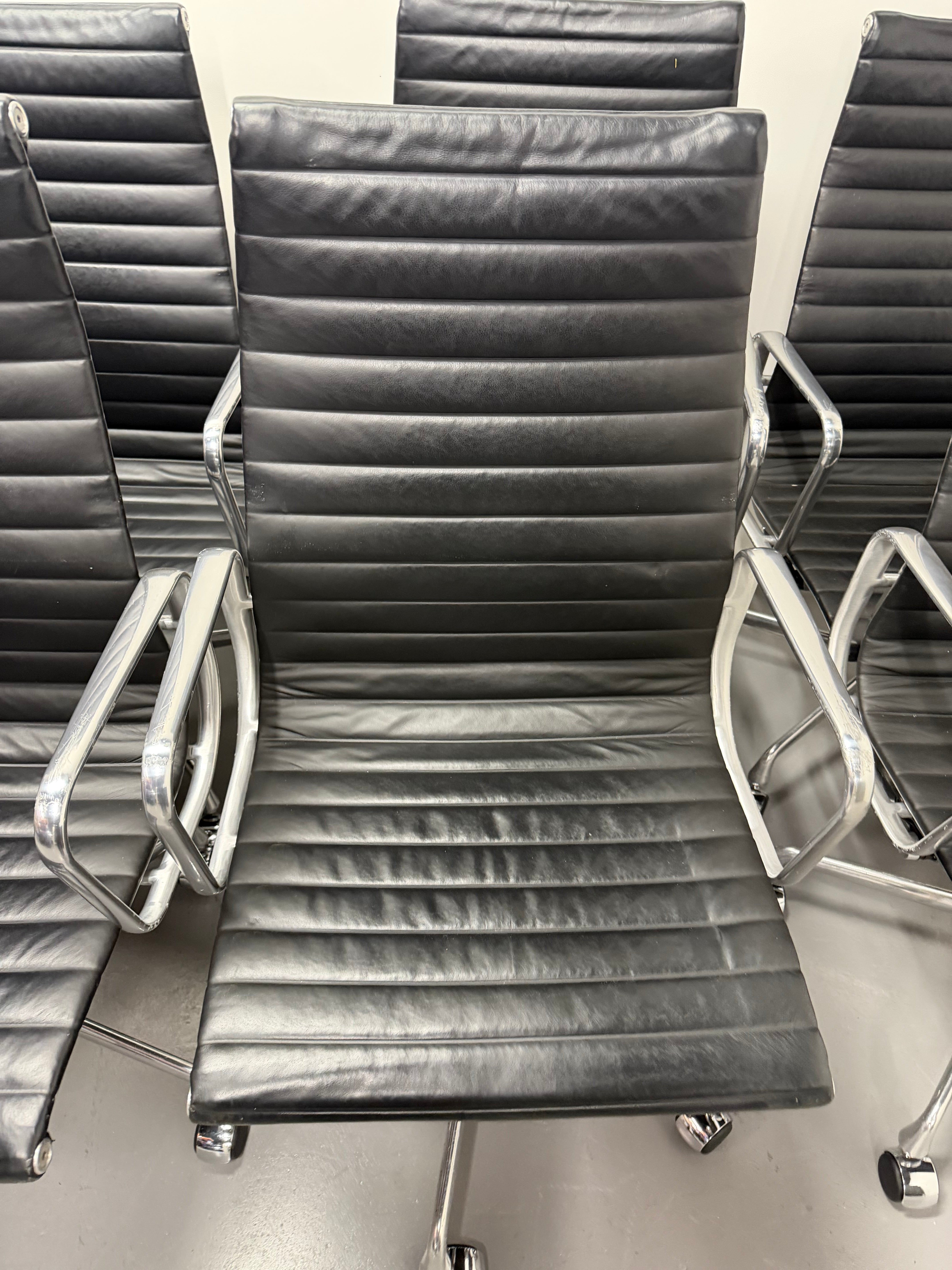 Eames Aluminum Group Executive Chair – High Back | Black Leather