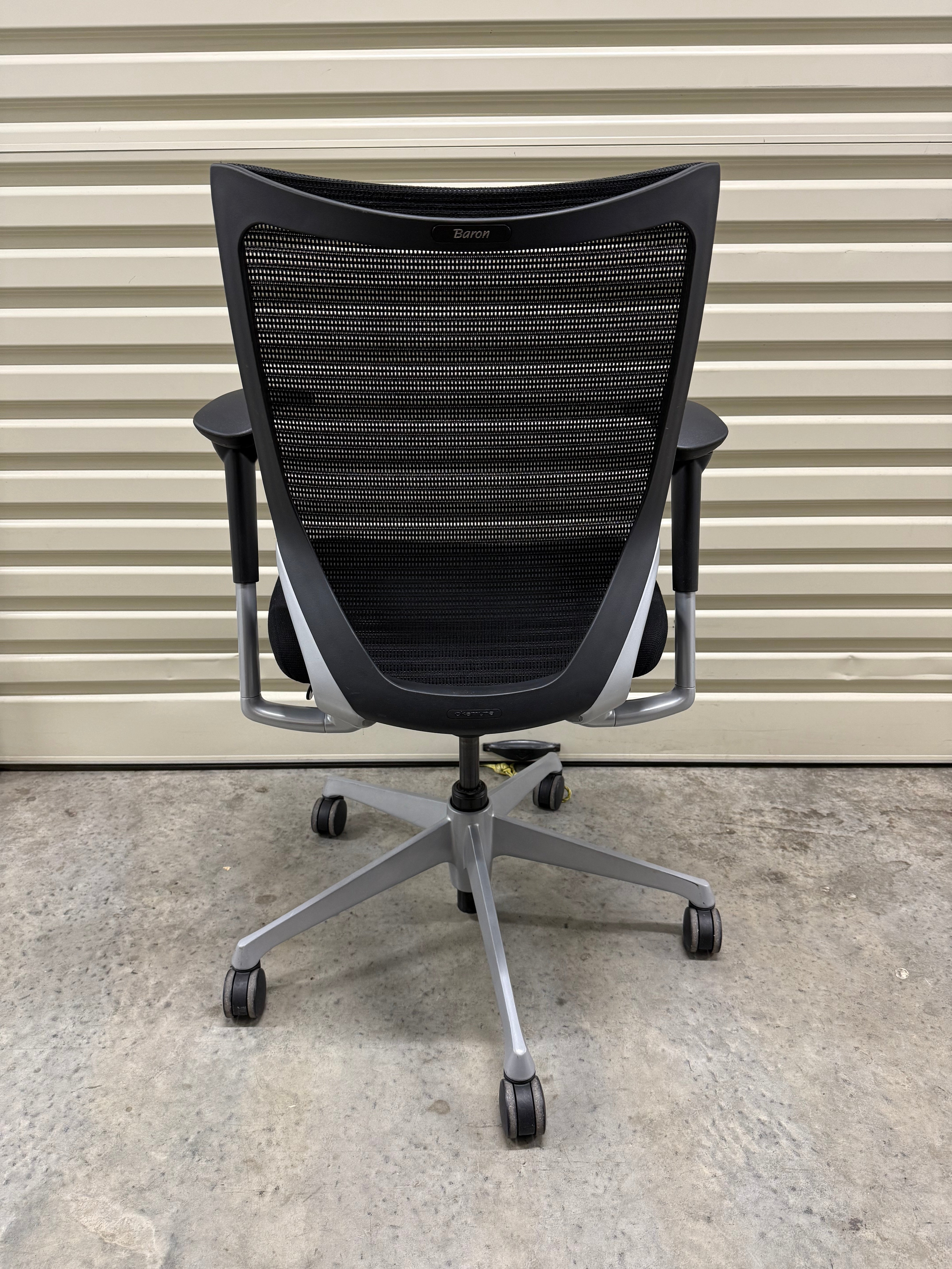 Okamura Baron Mesh Office Chair – Ergonomic & Adjustable