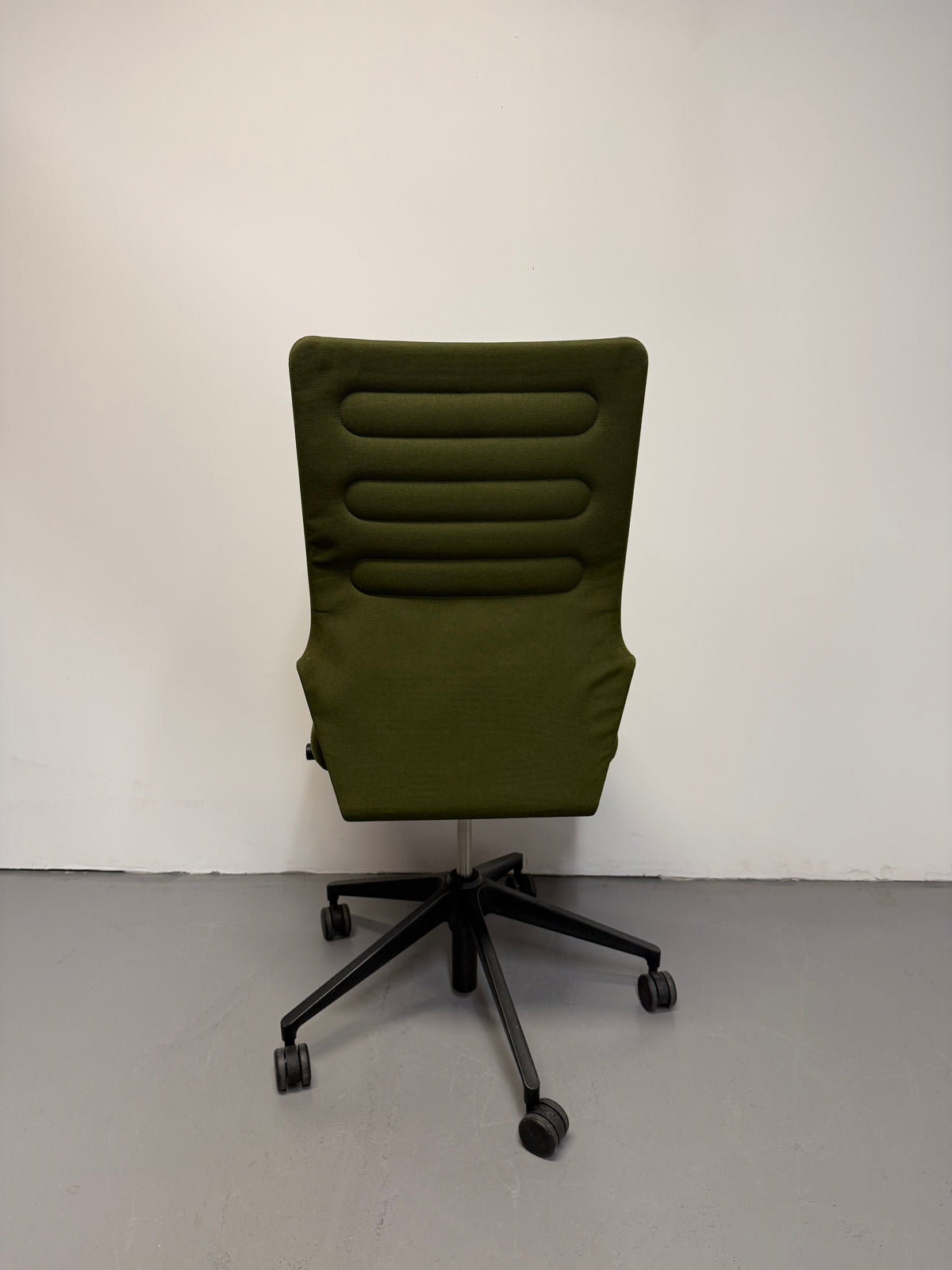 Vitra AC 4 Office Chair by Antonio Citterio – Forest Green / Dark Olive