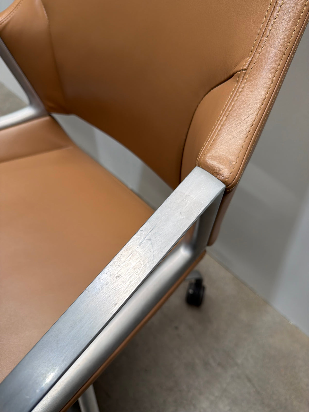 Wilkhahn Graph 301/5 Chair by jehs+laub – Tan Leather, Polished Aluminium – view 16 – pre-owned