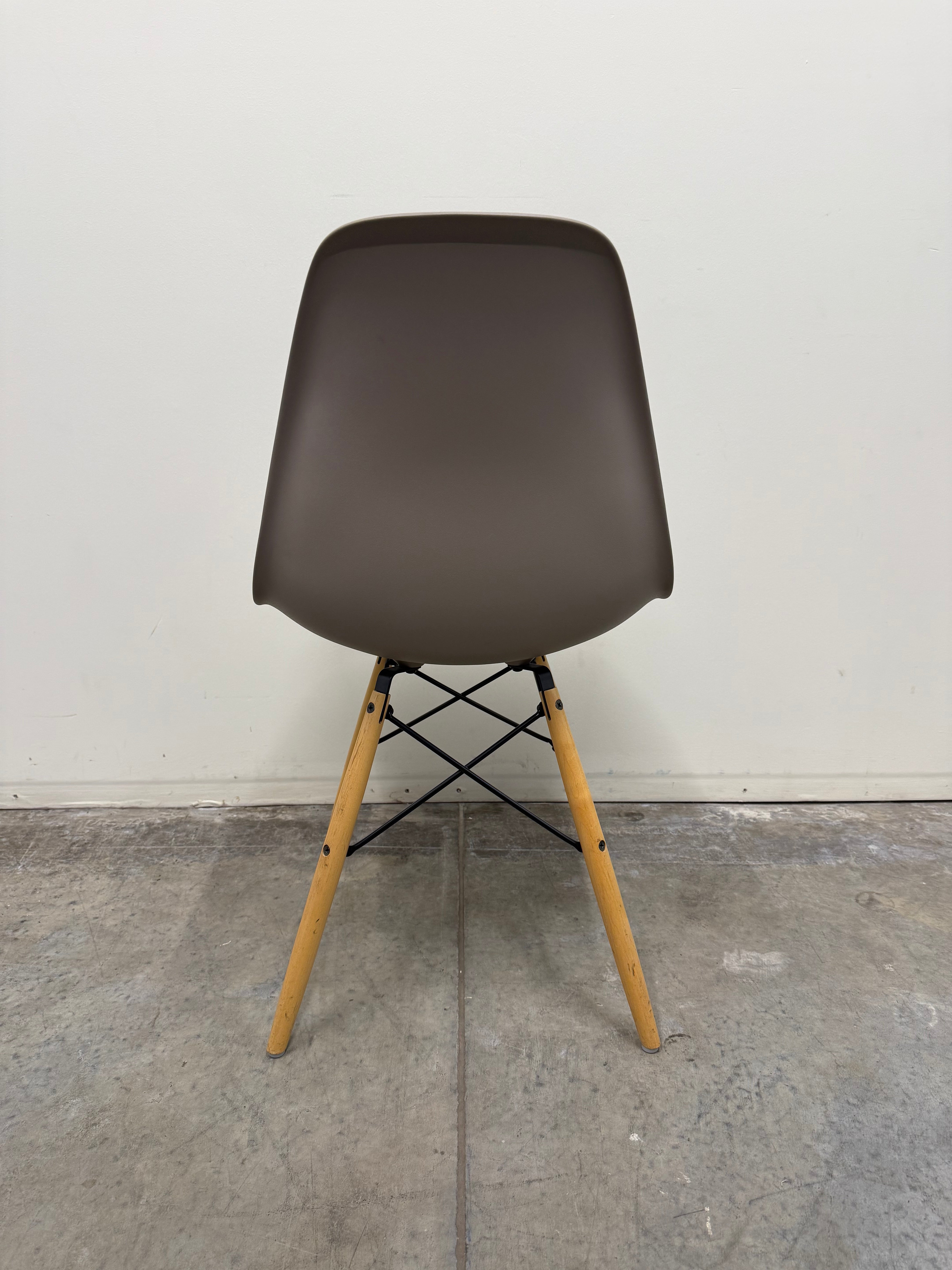 Eames Molded Plastic Side Chair by Herman Miller – Sparrow / Wood Dowel Base