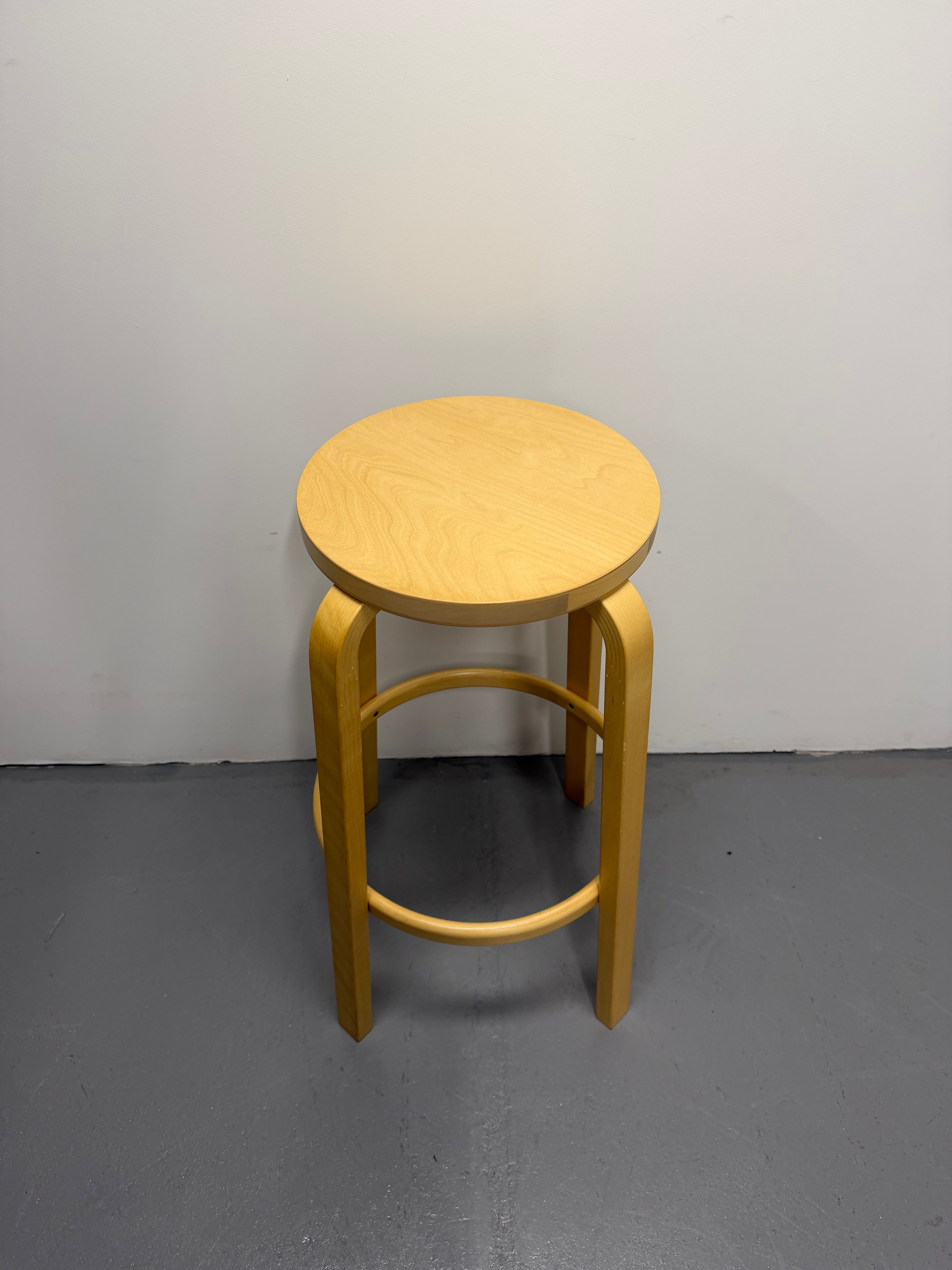Artek Bar Stool 64 by Alvar Aalto – Natural Birch