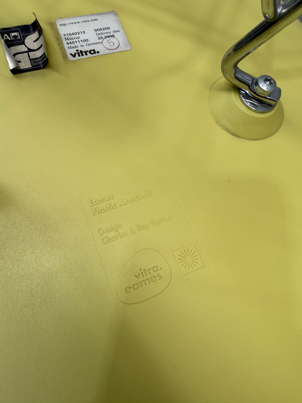 Vitra Eames Plastic Armchair DAR – Lemon Yellow, Chrome Eiffel Base – view 7 – pre-owned