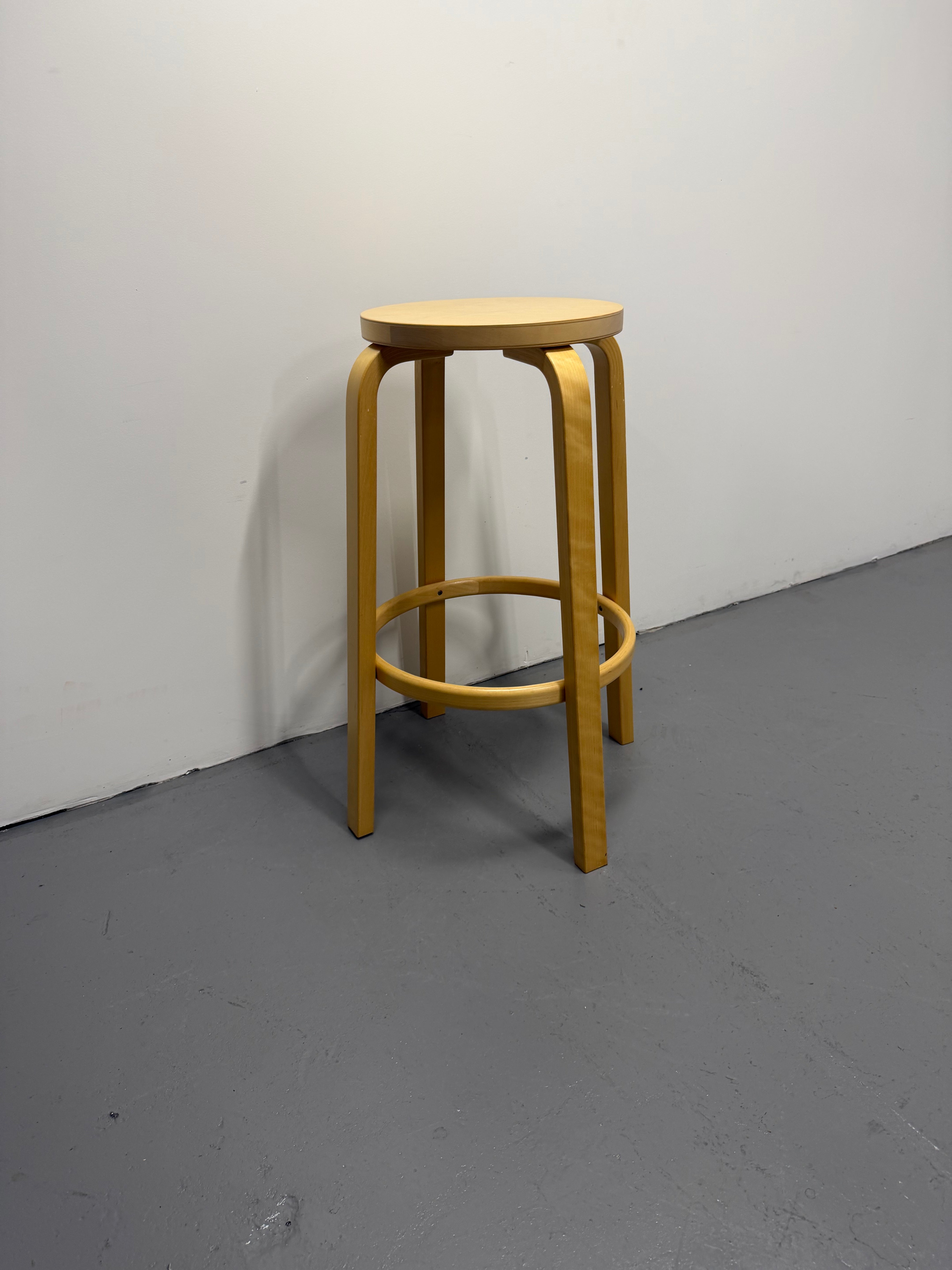 Artek Bar Stool 64 by Alvar Aalto – Natural Birch
