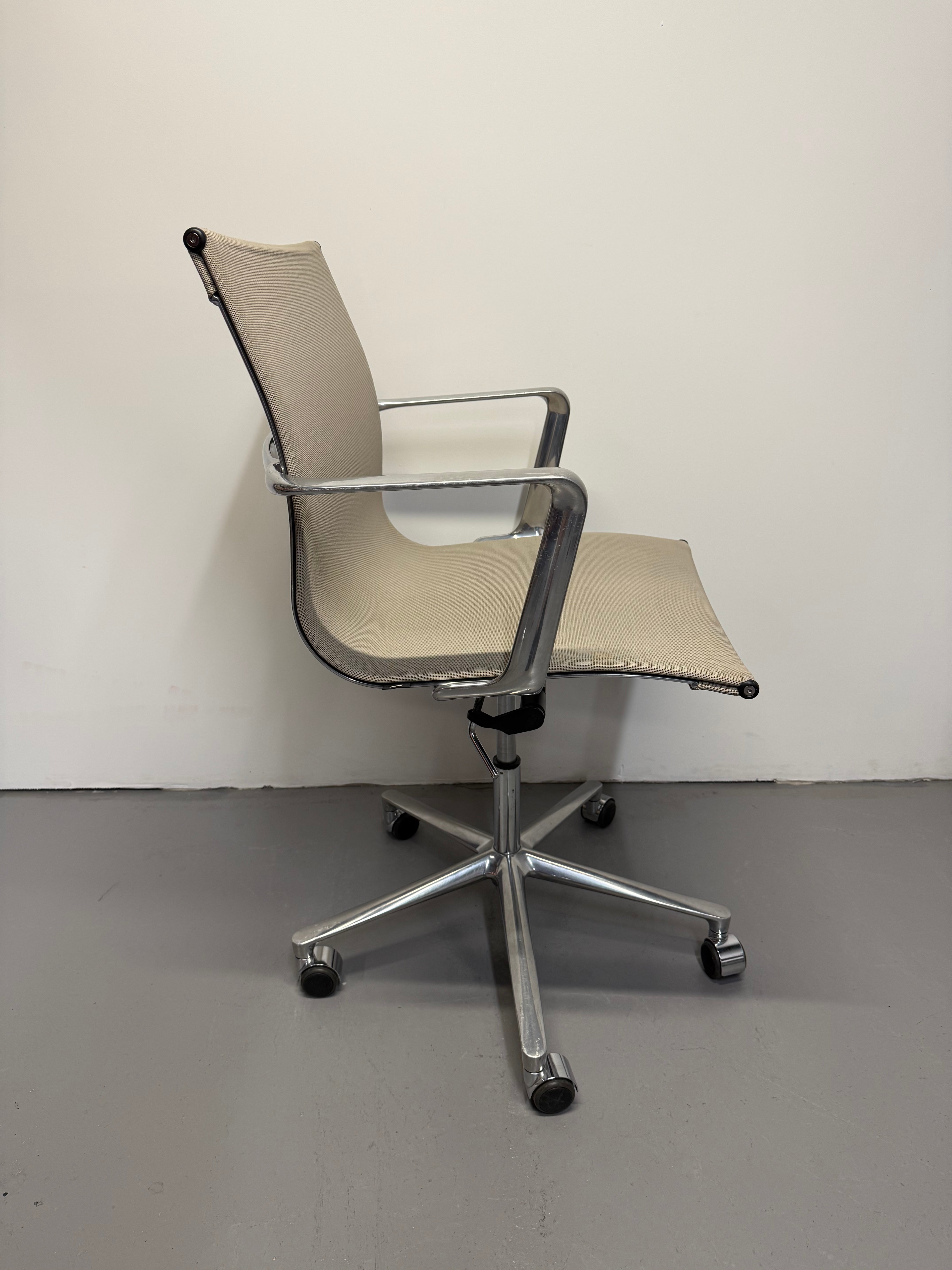 ICF Una Chair – Mesh Office Chair with Arms – Polished Aluminium - Made in Italy