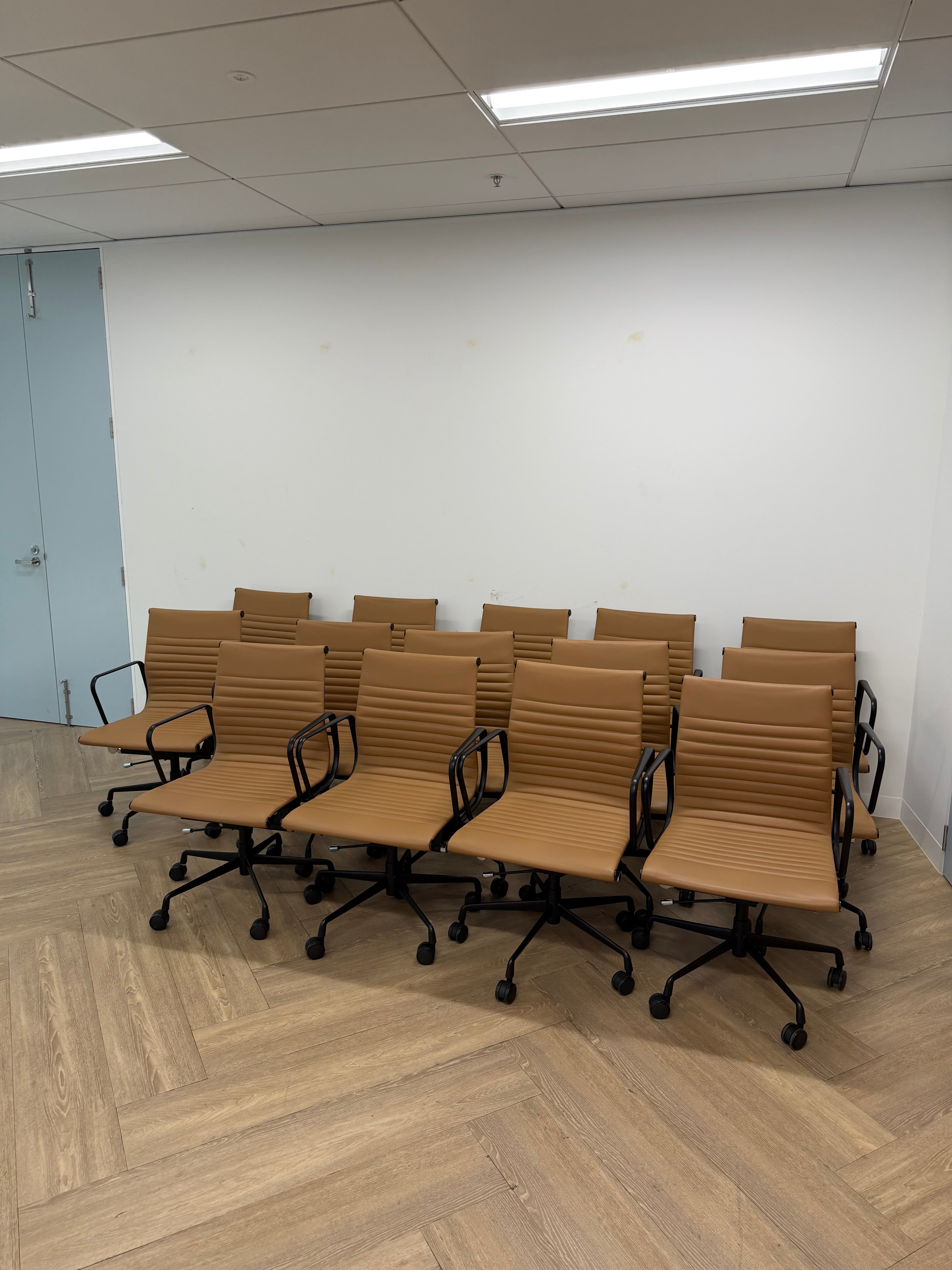 Deluxe Eames Rep Management Office Chair