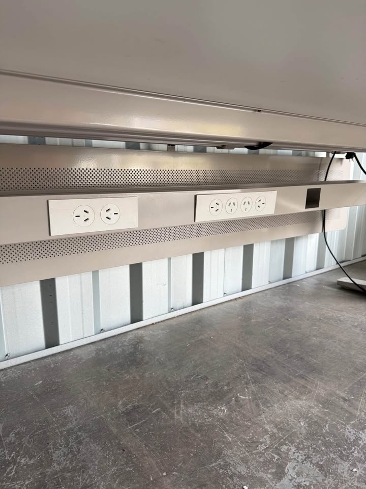 Schiavello Electric Height Adjustable Desk - Commercial Grade 1800L x 750W