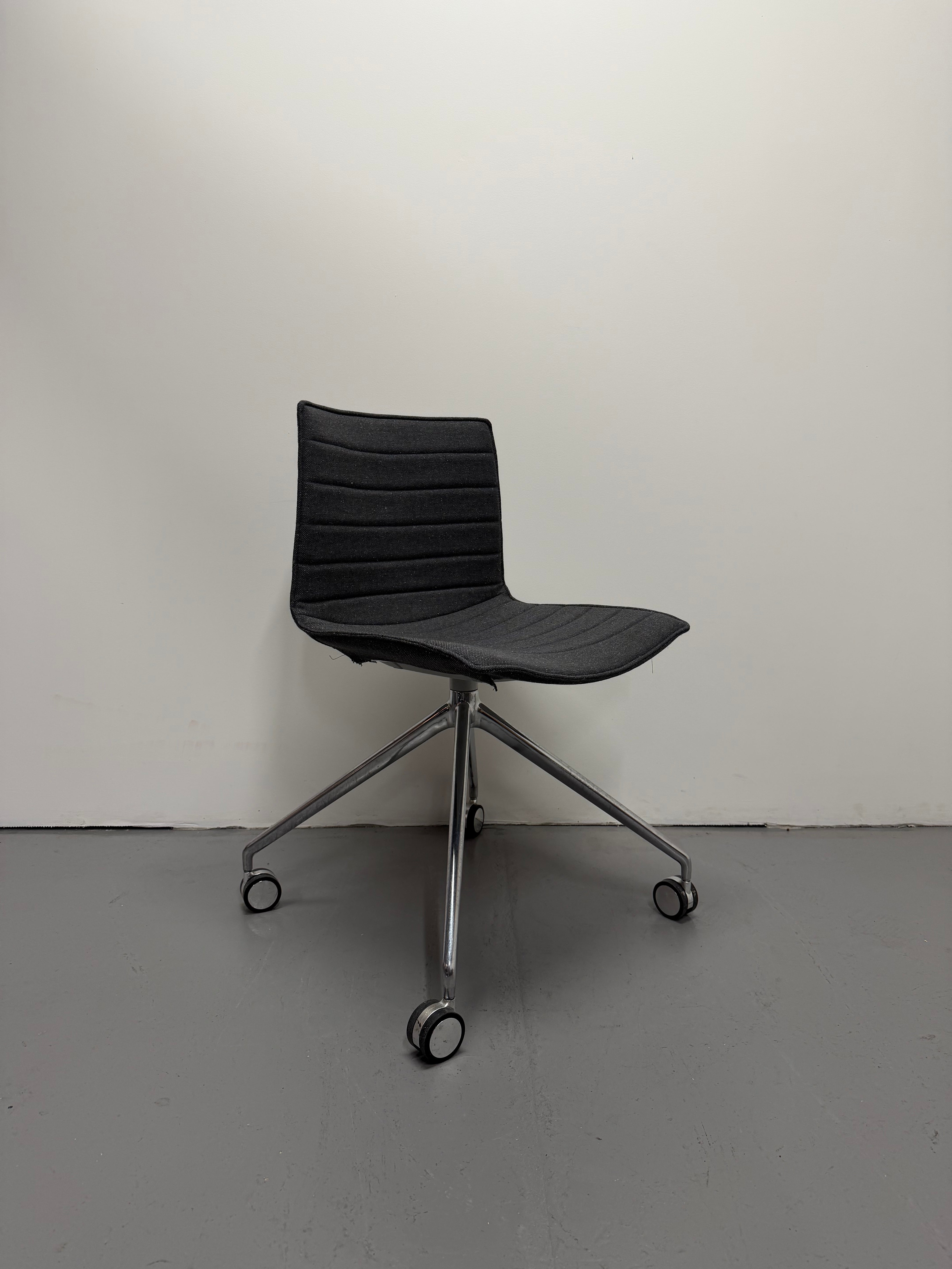 Arper Catifa 46 Upholstered Meeting Chair - 5 Star Aluminium Base