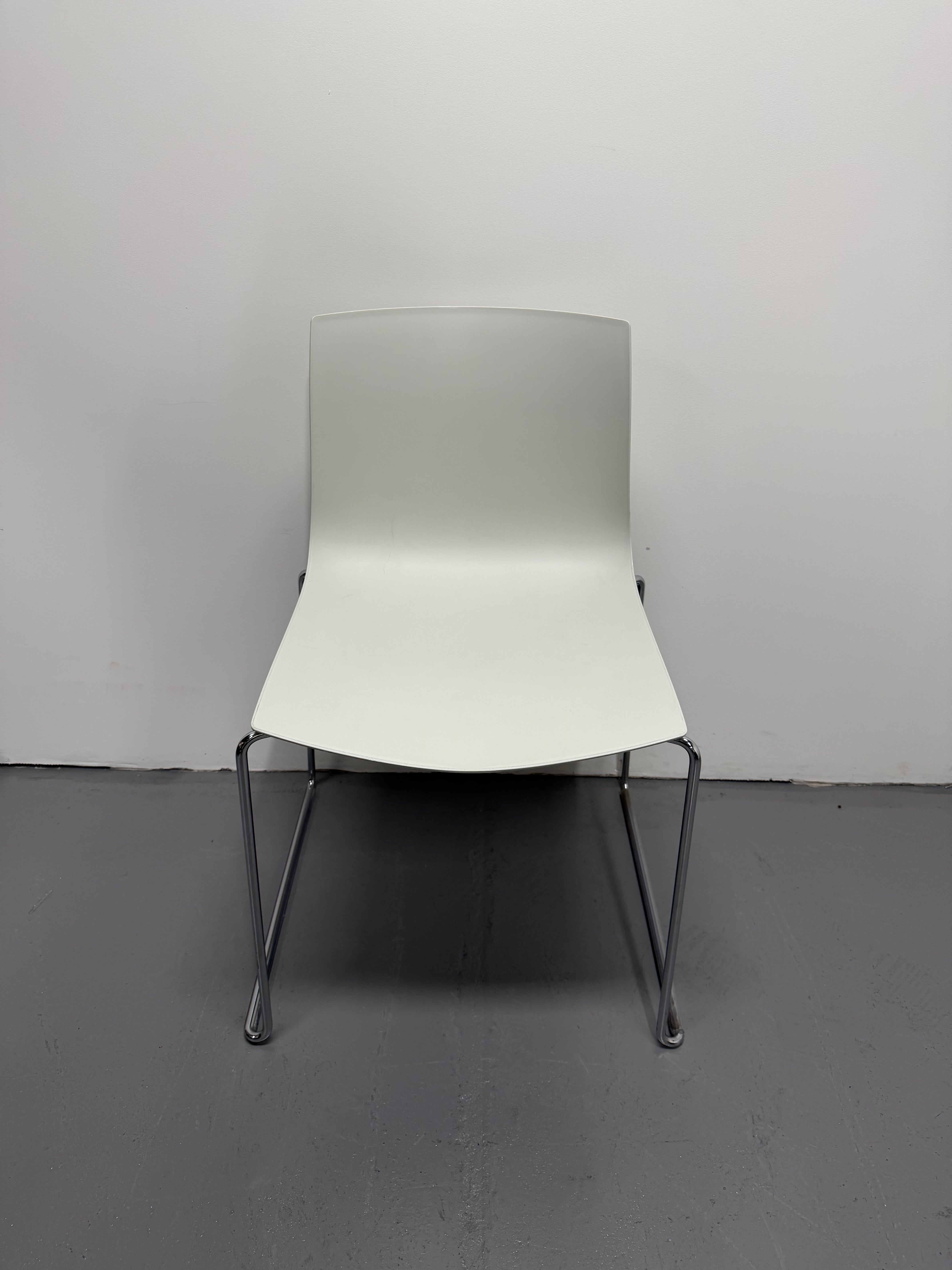 Arper Catifa 46 Chair – White Gloss Back