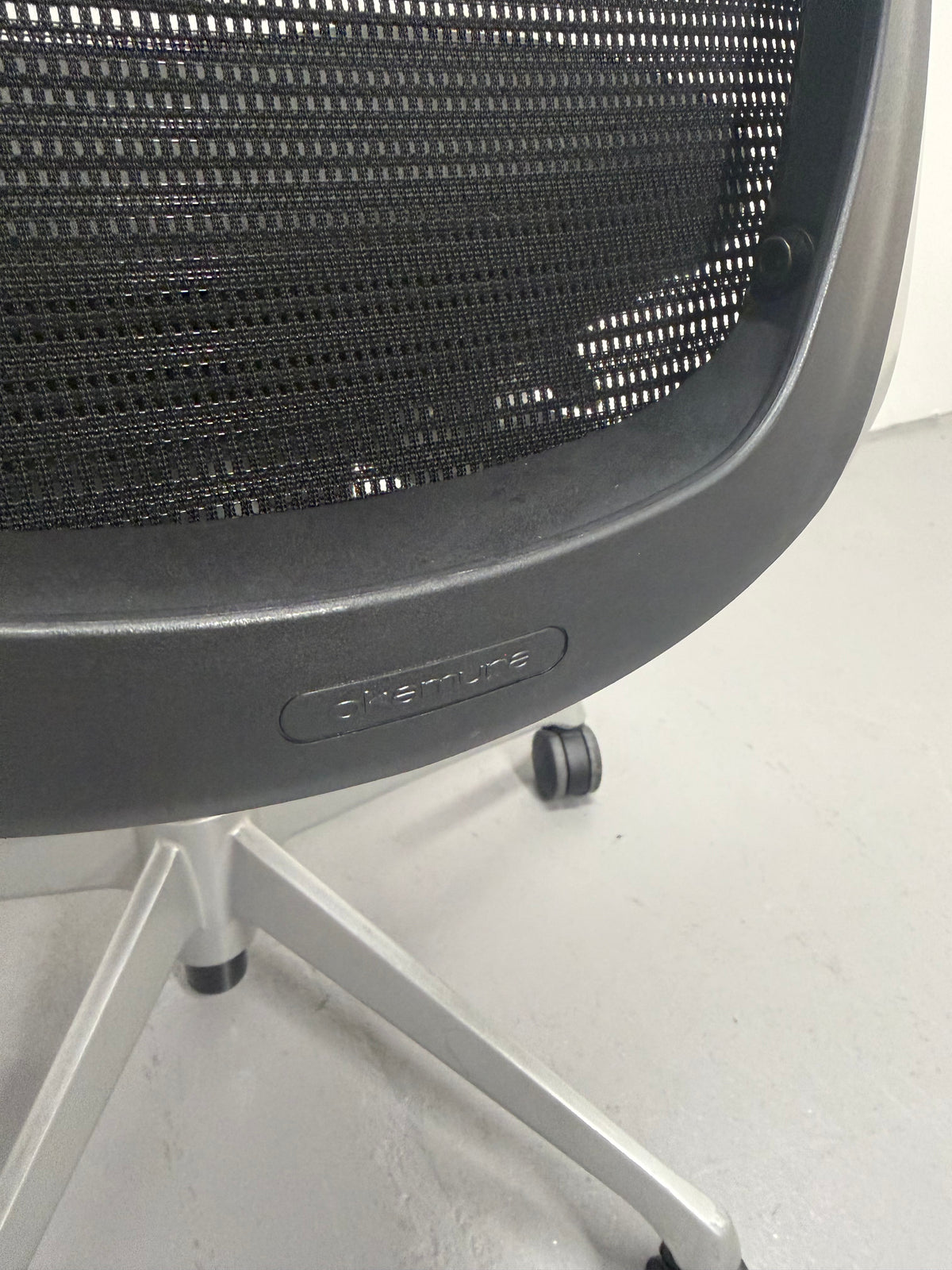 Okamura Baron Mesh Office Chair – No arms