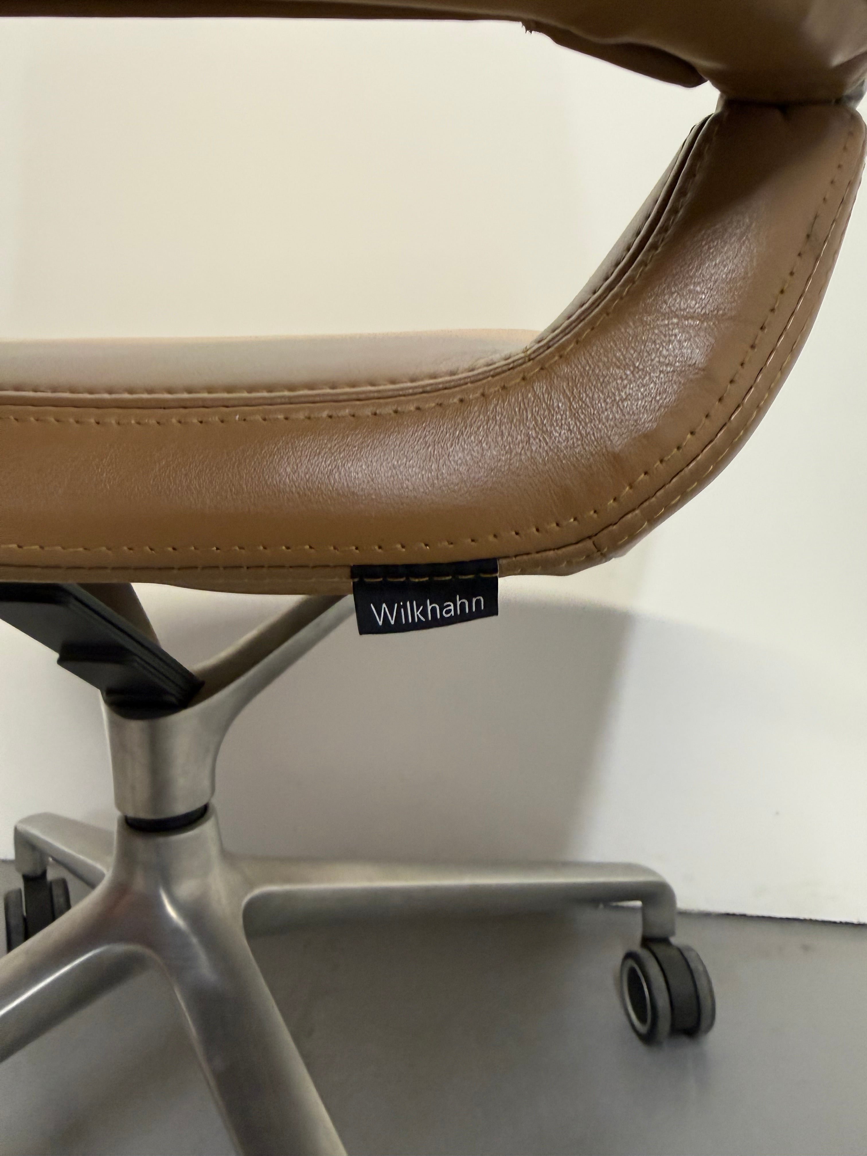 Wilkhahn Graph 301/5 Medium Back Conference Chair by Jehs + Laub – Reindeer Tan Leather