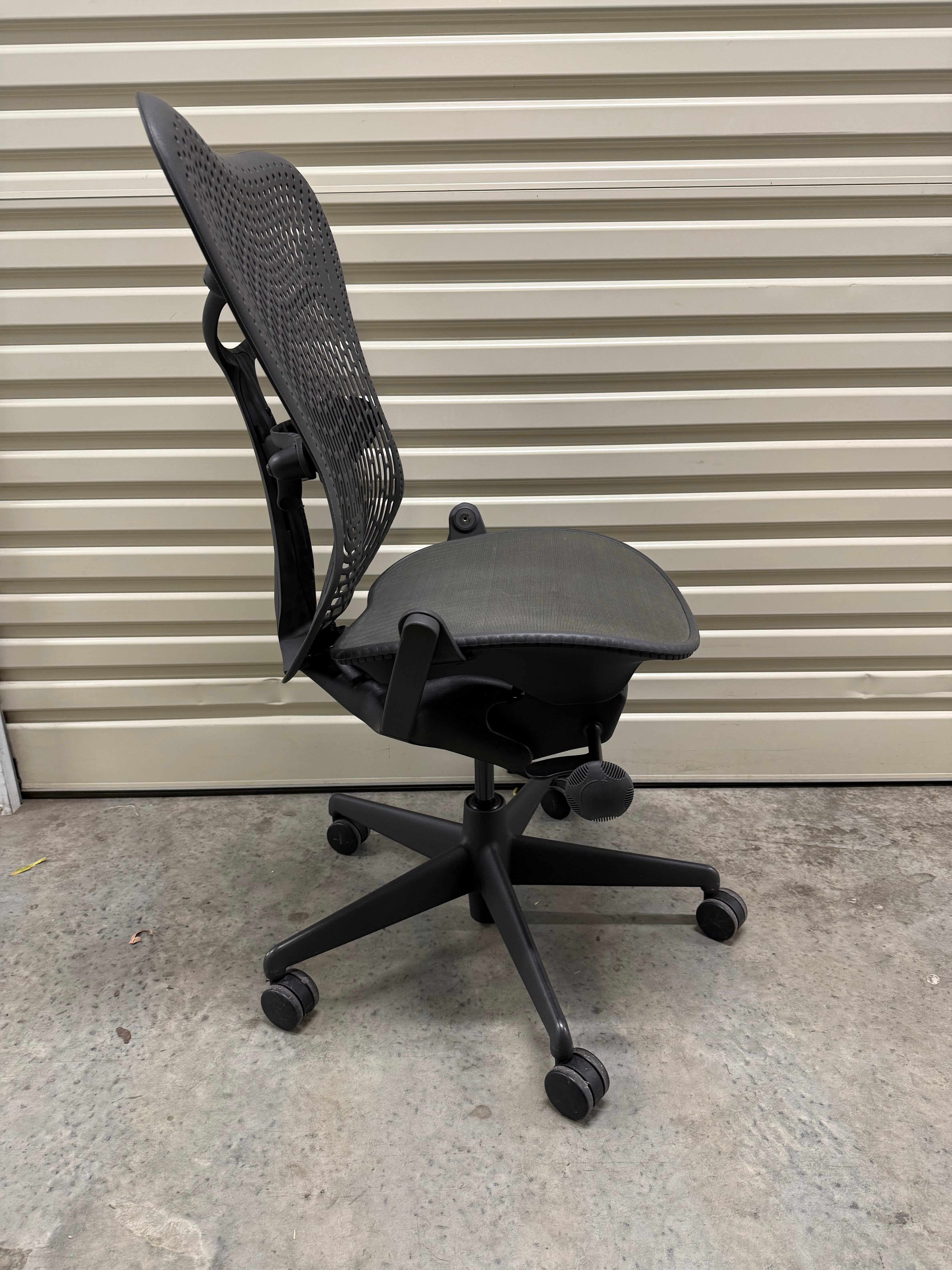 Herman Miller Mirra Office Chair no Arms - Graphite - Back Tilt Lock