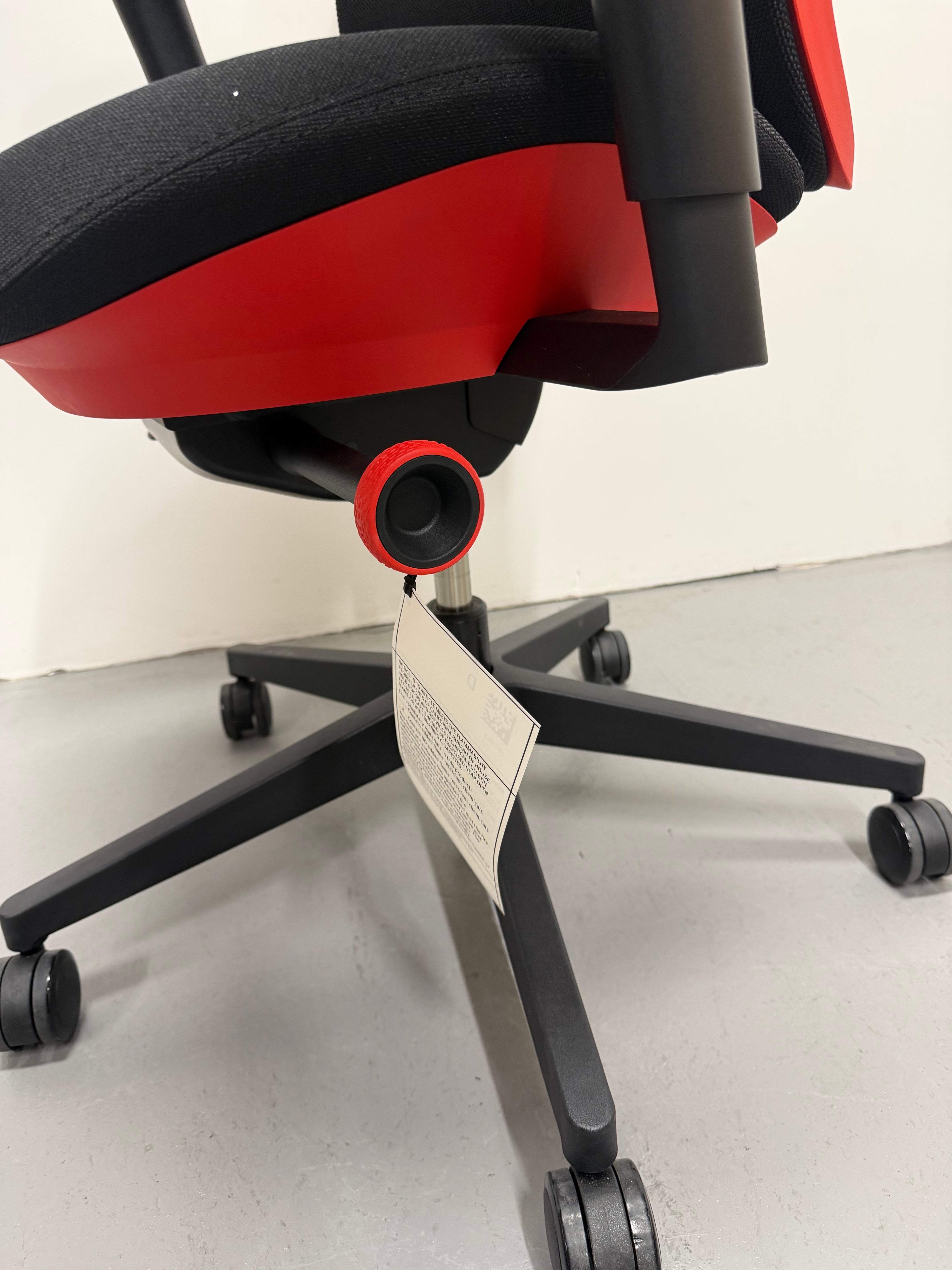 Herman Miller x Logitech G Vantum Gaming Chair 2.0 | Ex-Showroom
