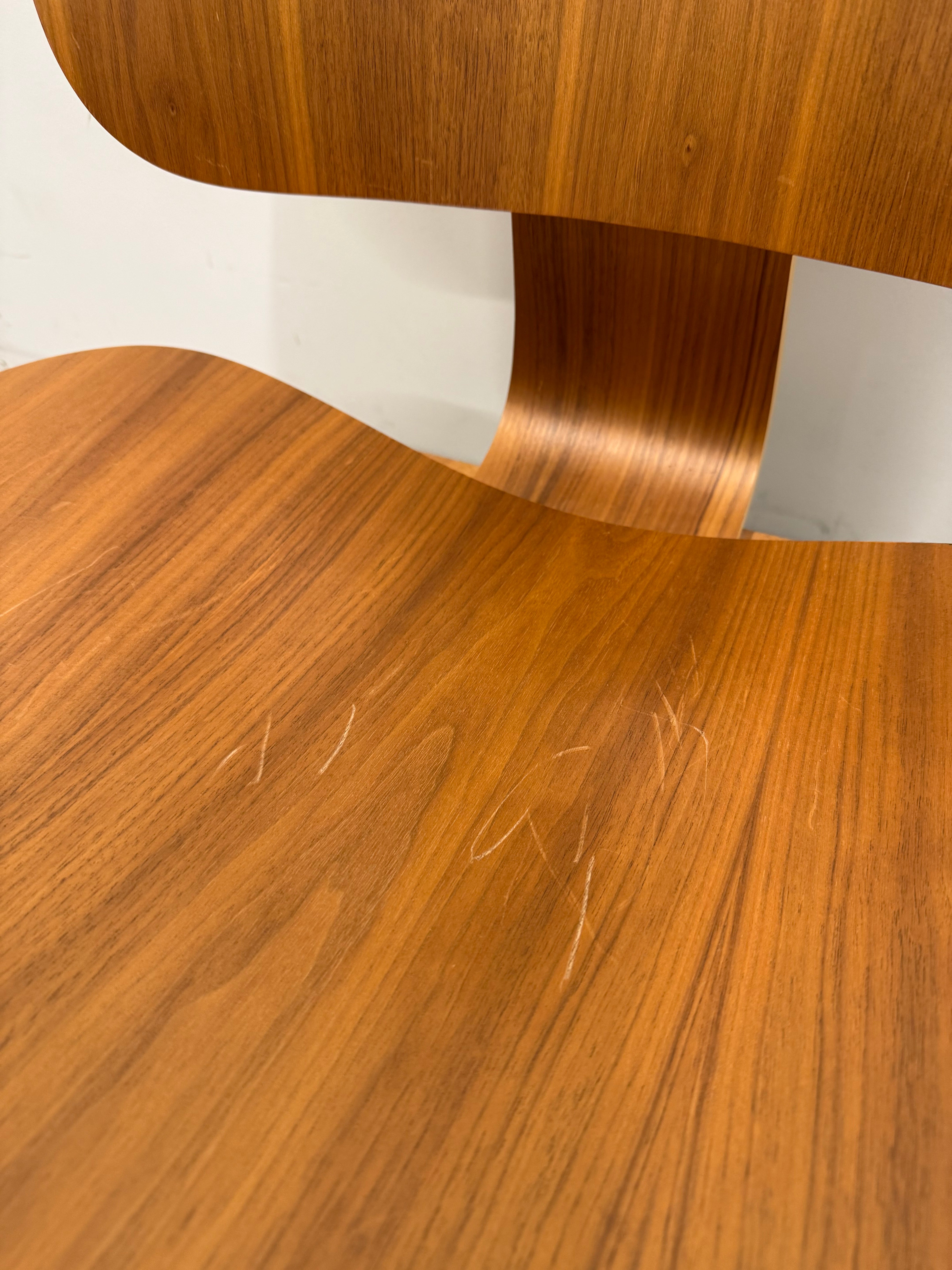 Eames LCW Lounge Chair – Molded Plywood Classic in Walnut Finish