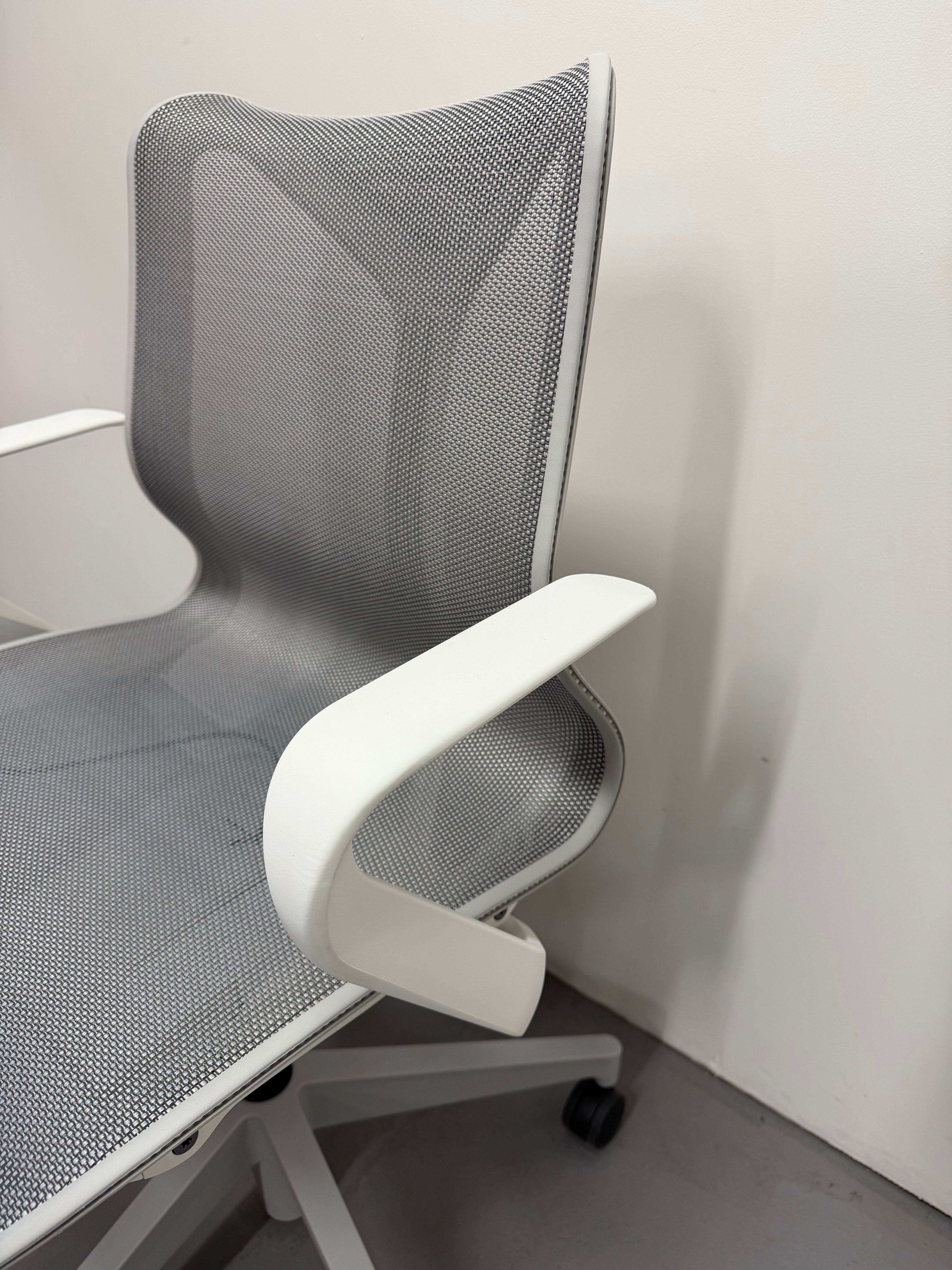 Herman Miller Cosm Task Chair – Low Back - Mineral | Grey