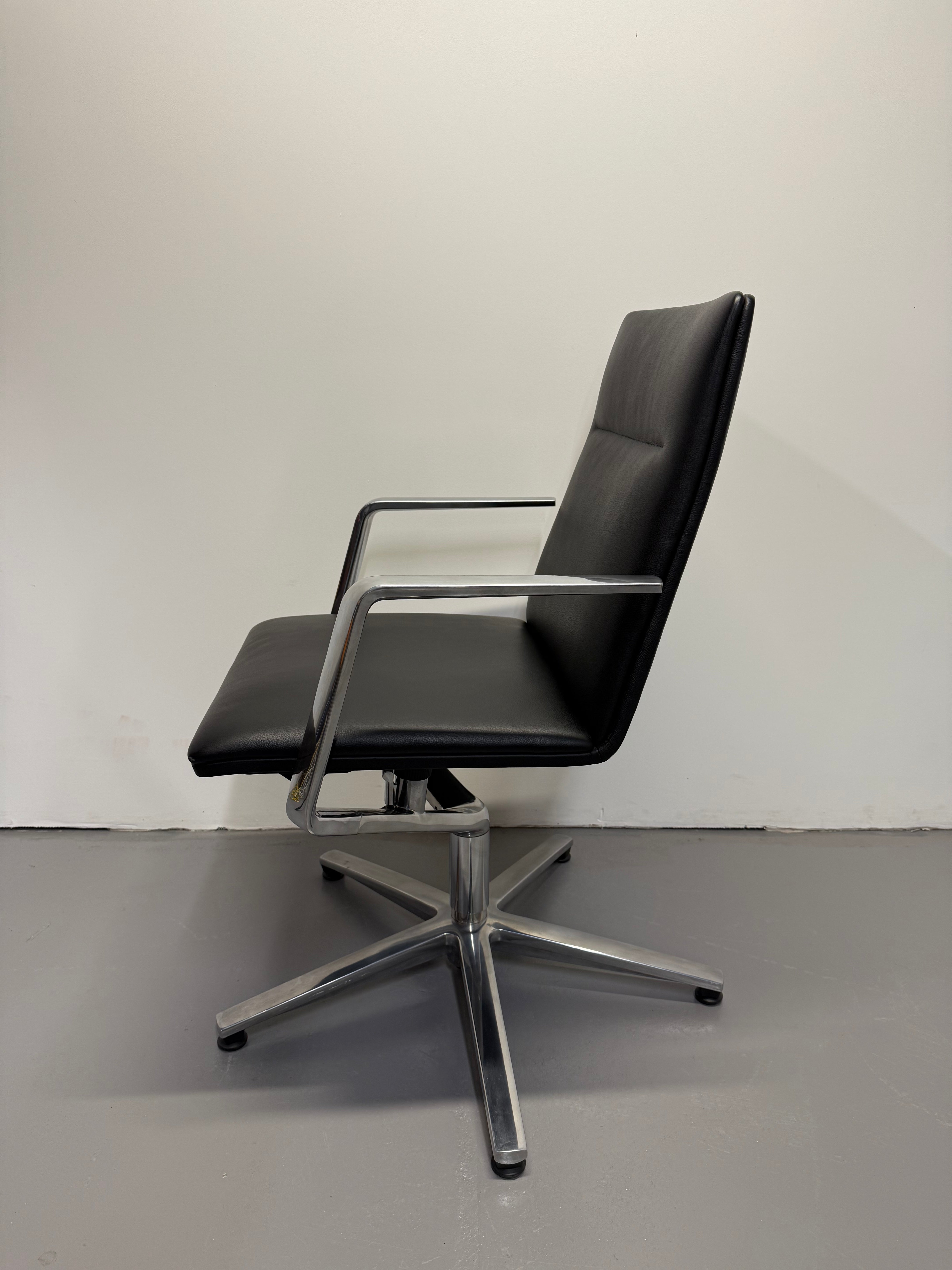 Wilkhahn Sola Conference Chair – Black Leather