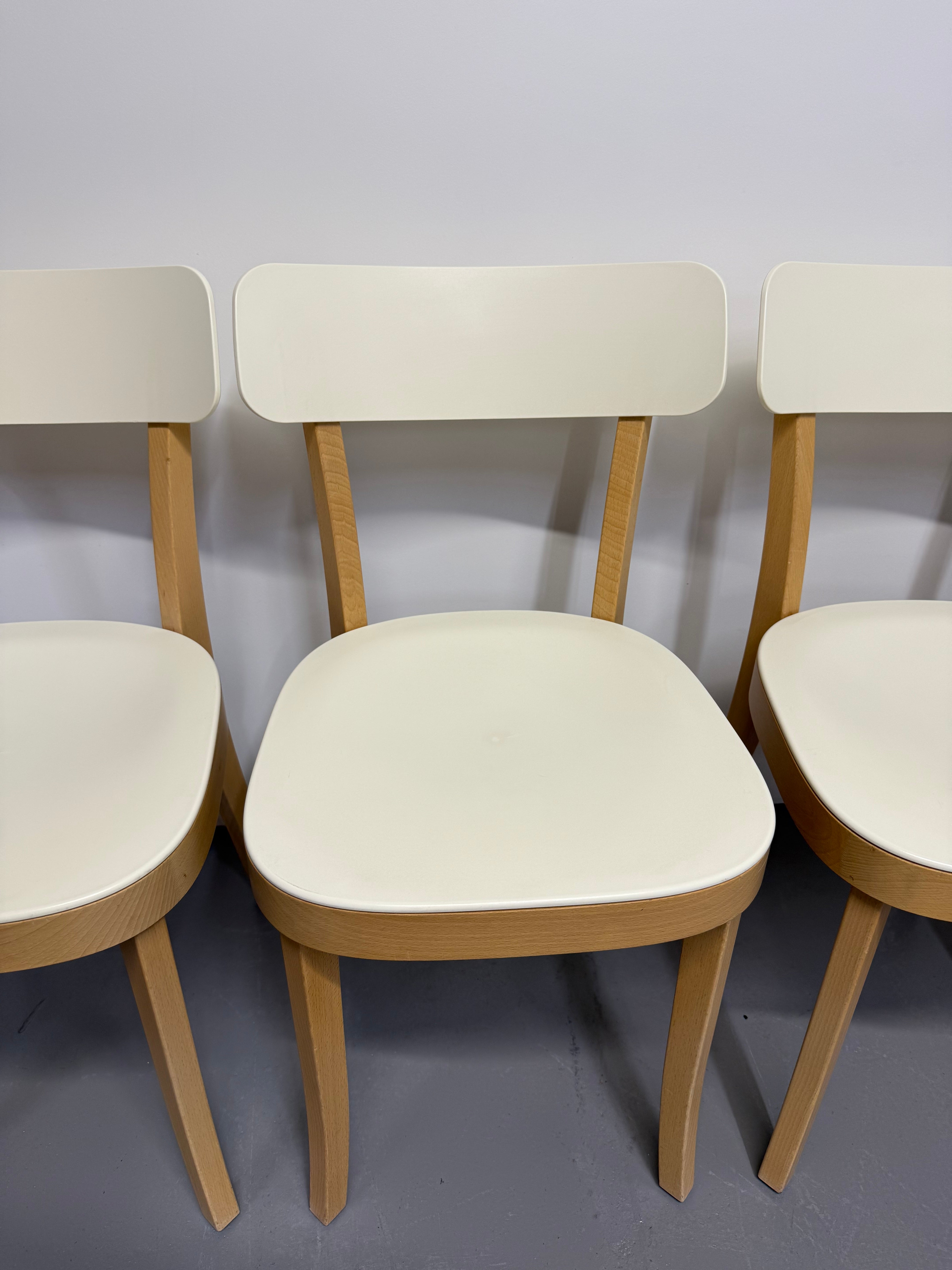 Vitra Basel Chair by Jasper Morrison – Beech Frame with White Seat & Back